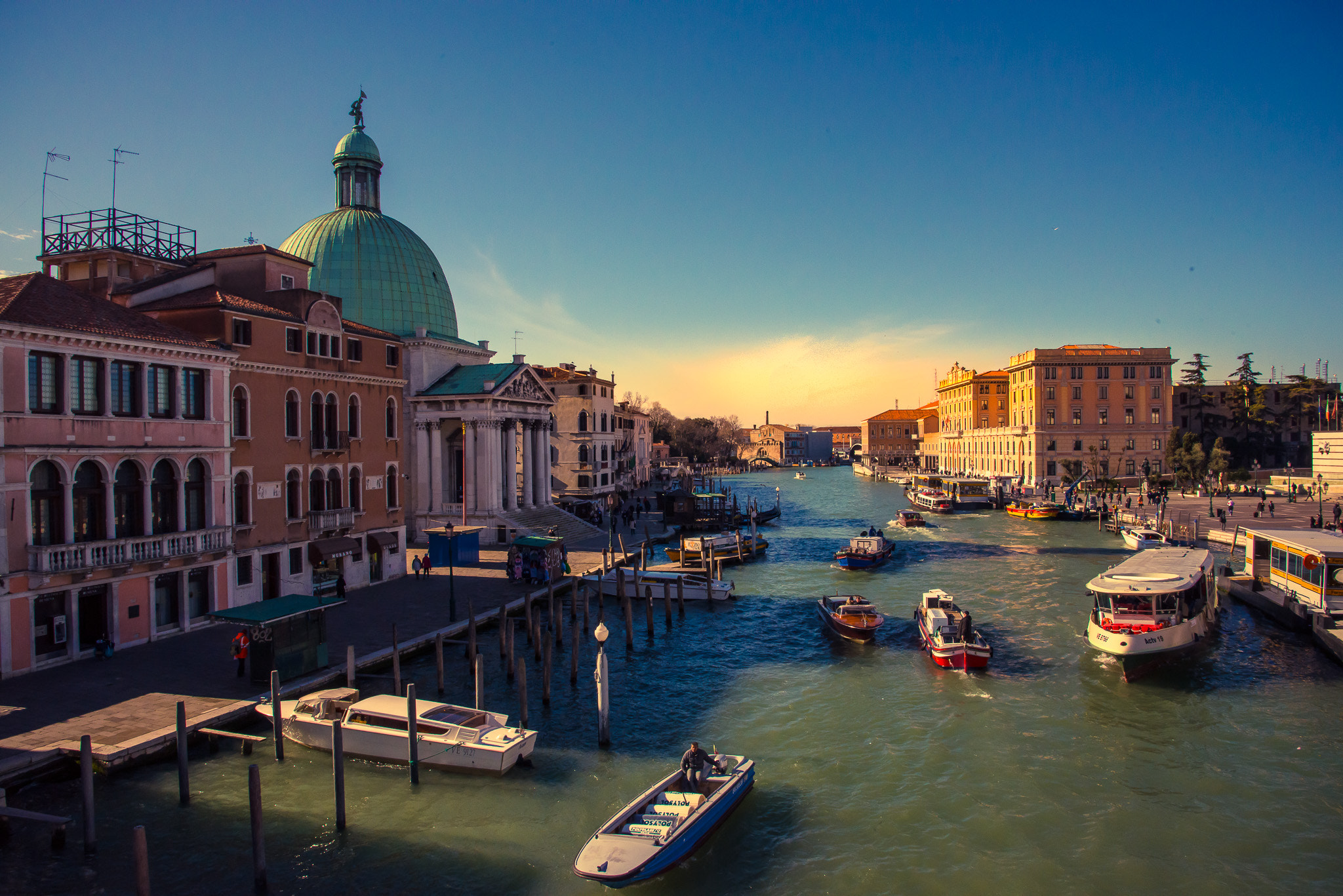 Nikon AF-S Nikkor 24-120mm F4G ED VR sample photo. Vendig-canale grande photography