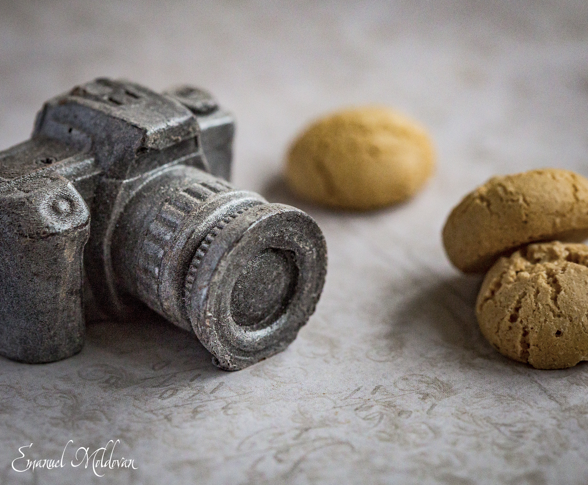 Canon EF 100mm F2.8 Macro USM sample photo. Chocolate and biscuits photography