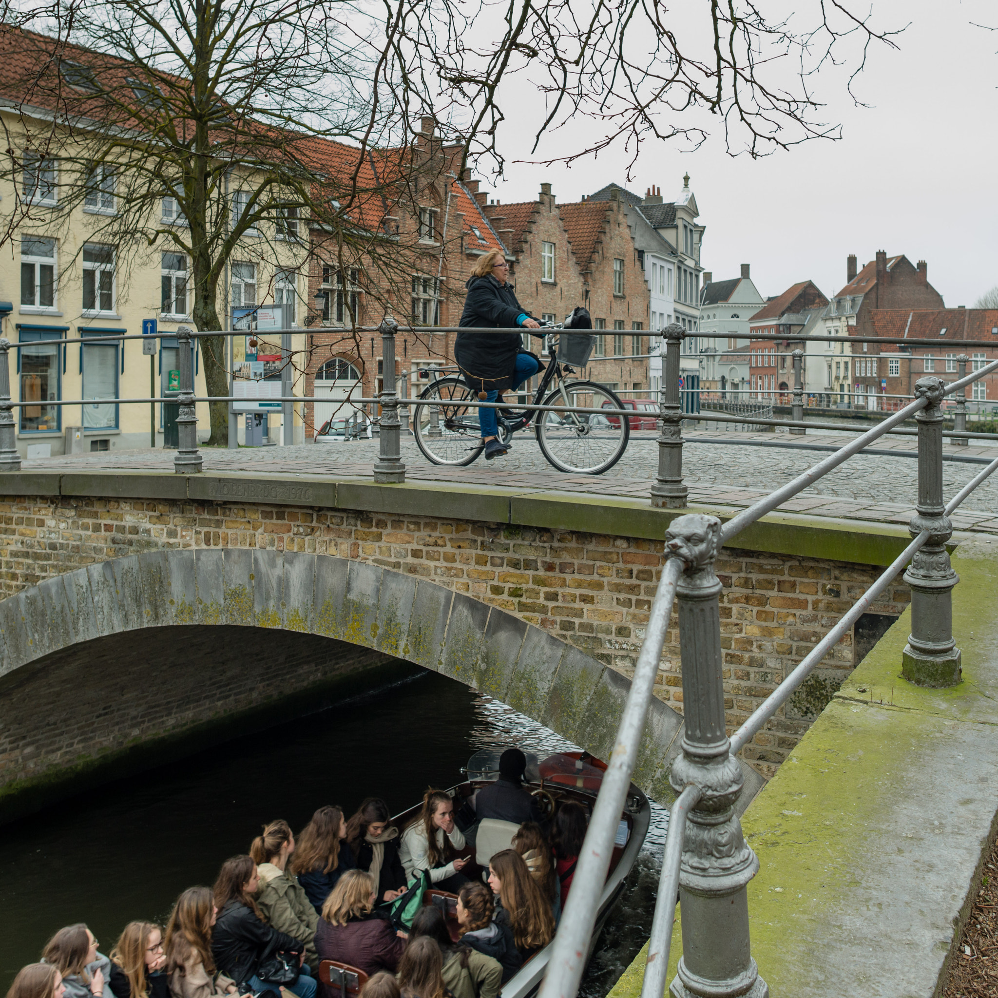 Nikon D800 + Nikon AF-S Nikkor 24mm F1.4G ED sample photo. Bridge traffic photography