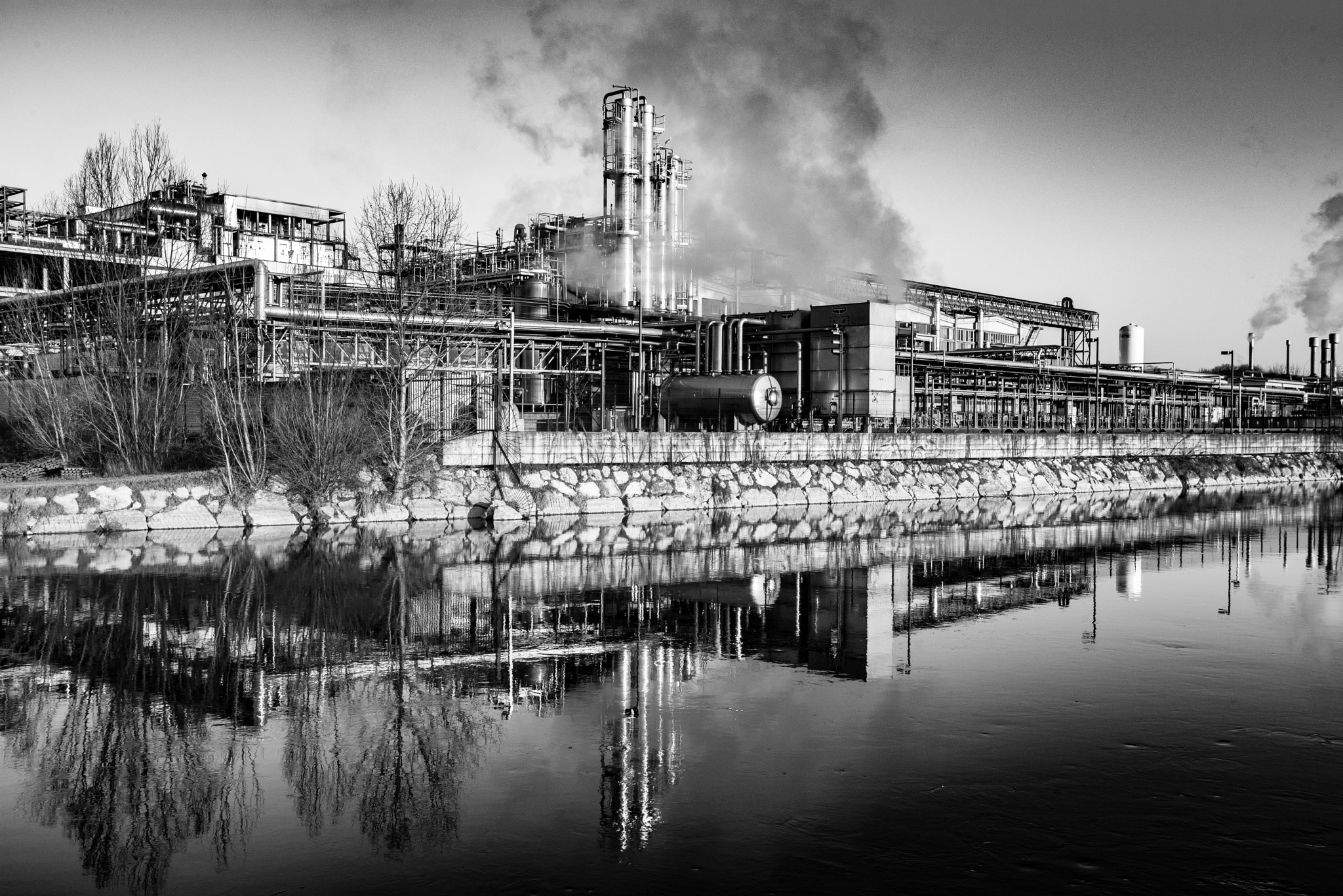 Nikon AF-S Nikkor 17-35mm F2.8D ED-IF sample photo. Fabbrica photography