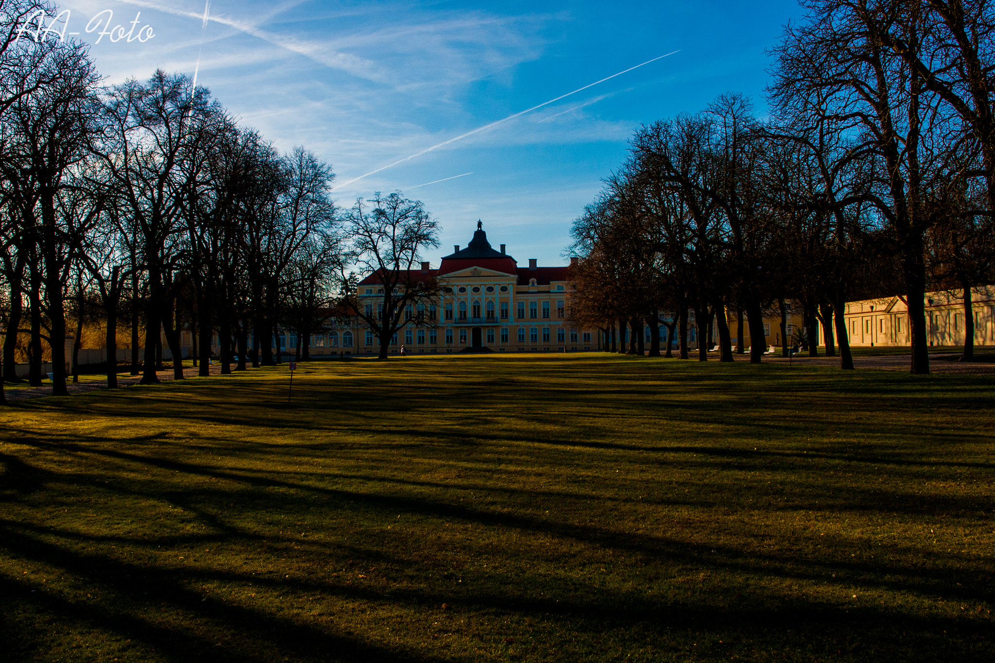 Sony Alpha DSLR-A700 + 24-70mm F2.8 sample photo. Castle photography