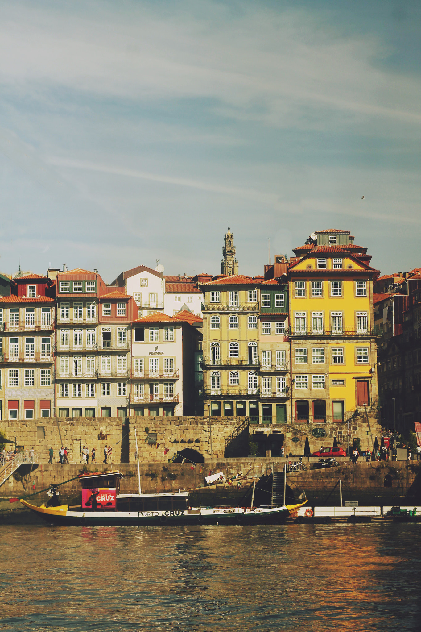 Canon EOS 1100D (EOS Rebel T3 / EOS Kiss X50) + Canon EF 50mm F1.8 II sample photo. Ribeira photography