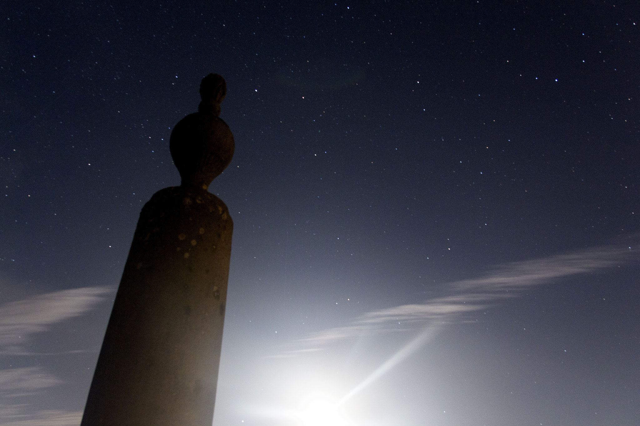 Canon EOS 700D (EOS Rebel T5i / EOS Kiss X7i) sample photo. Monument in moonlight photography