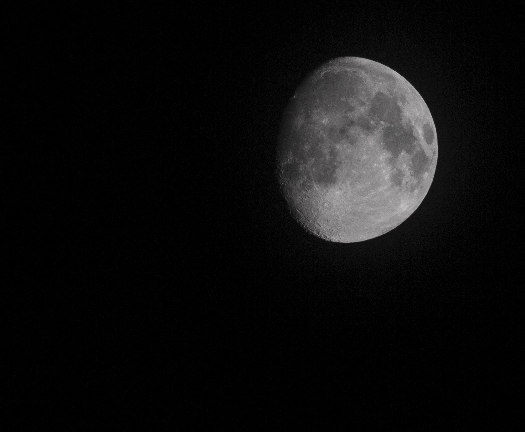 Canon EOS 700D (EOS Rebel T5i / EOS Kiss X7i) + Sigma 50-200mm F4-5.6 DC OS HSM sample photo. Moon photography