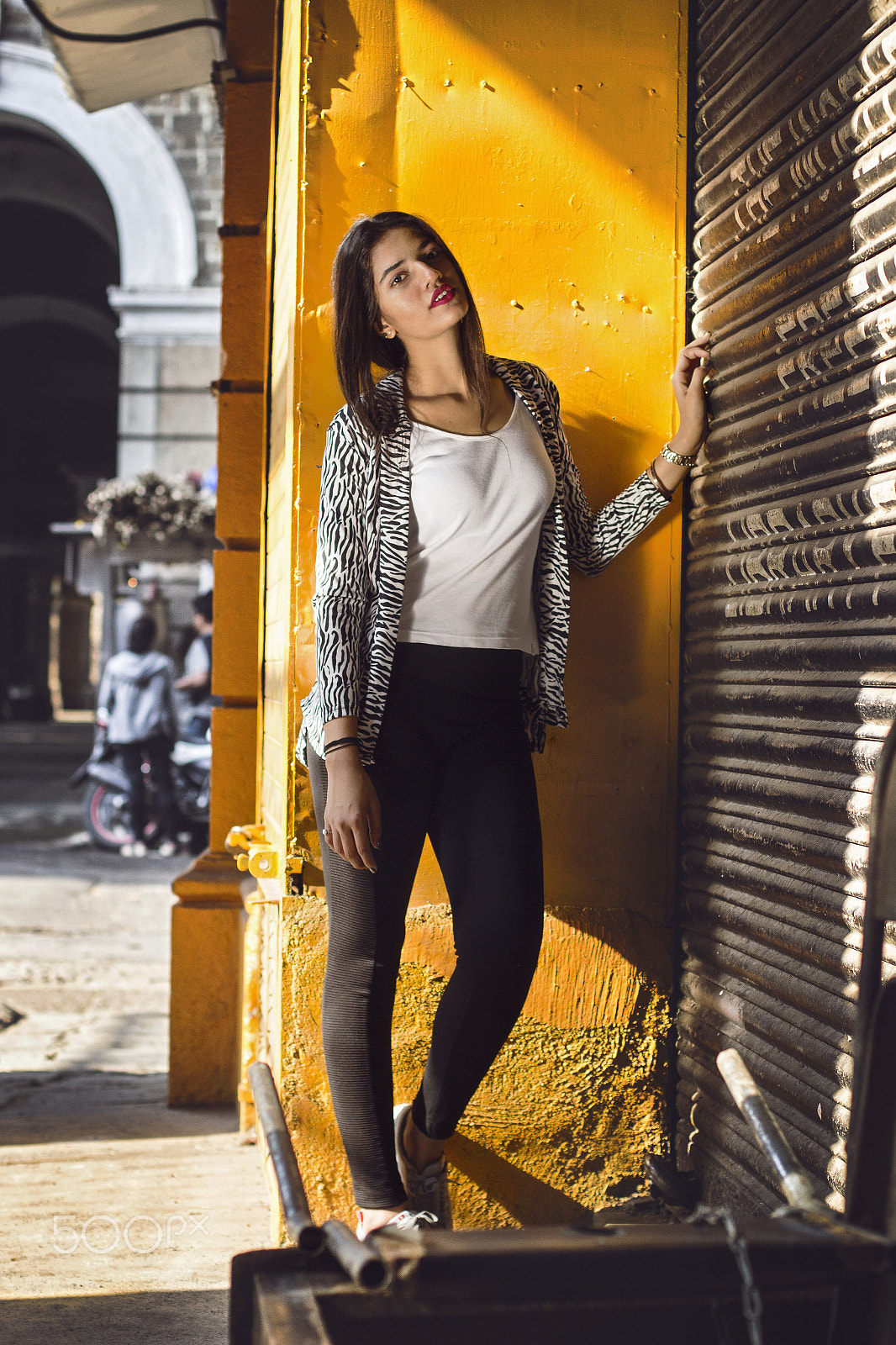Canon EOS 600D (Rebel EOS T3i / EOS Kiss X5) + Canon EF 50mm F1.4 USM sample photo. Sculpted beauty photography