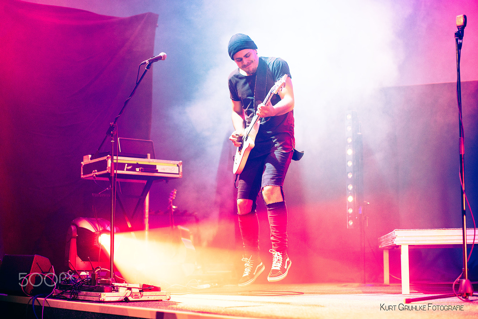 Canon EF 50mm F1.2L USM sample photo. Good weather forecast in concert photography