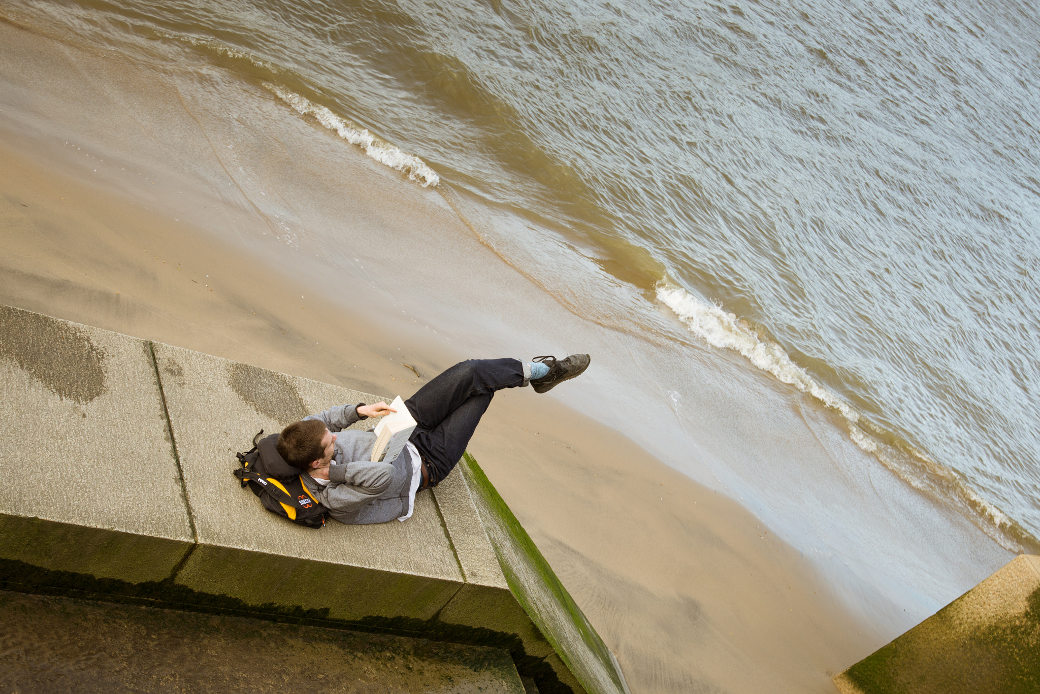Nikon AF-S Nikkor 18-35mm F3.5-4.5G ED sample photo. Reading by the river photography