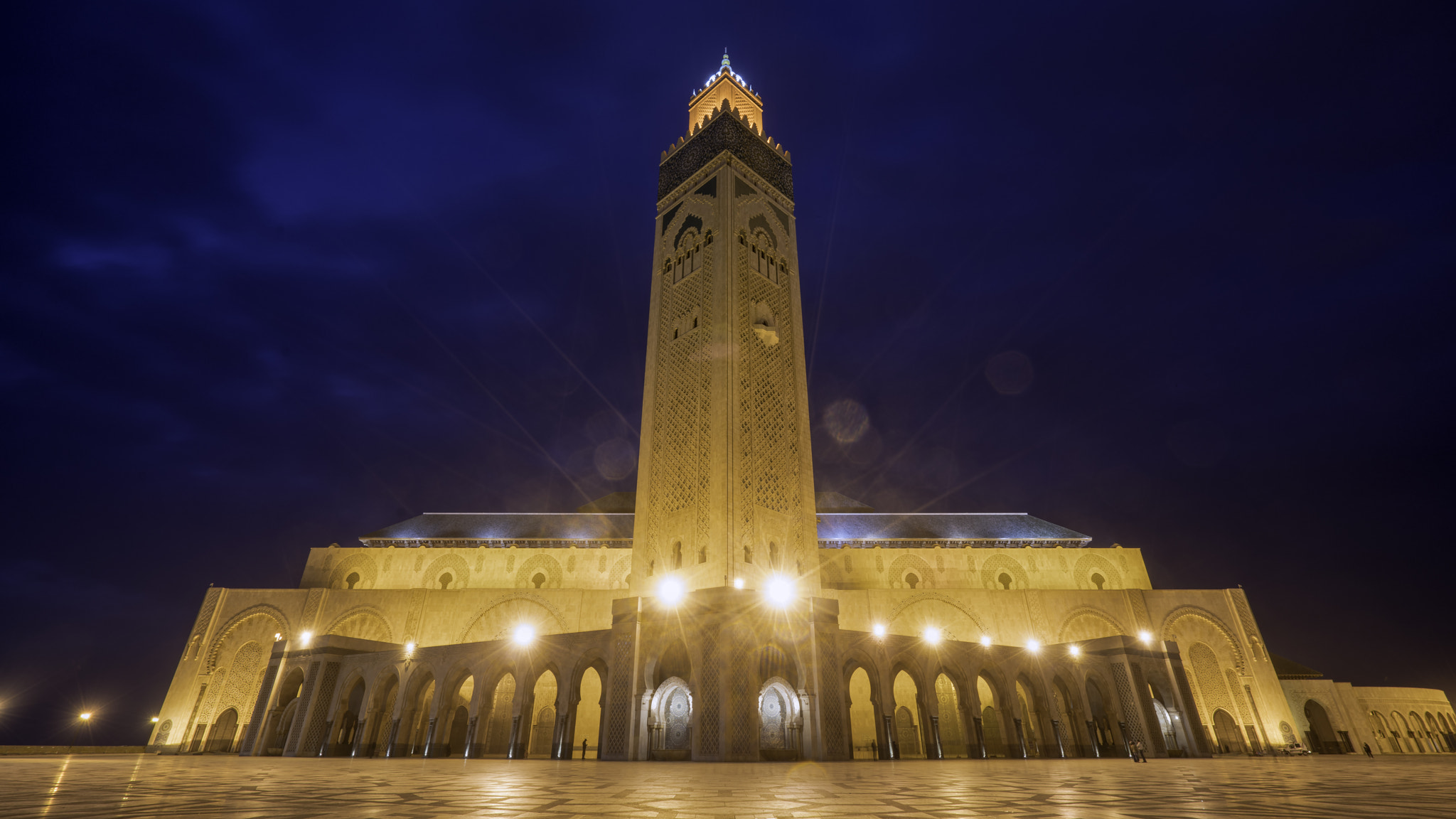 Sony a7R II sample photo. Hassan ii in night photography