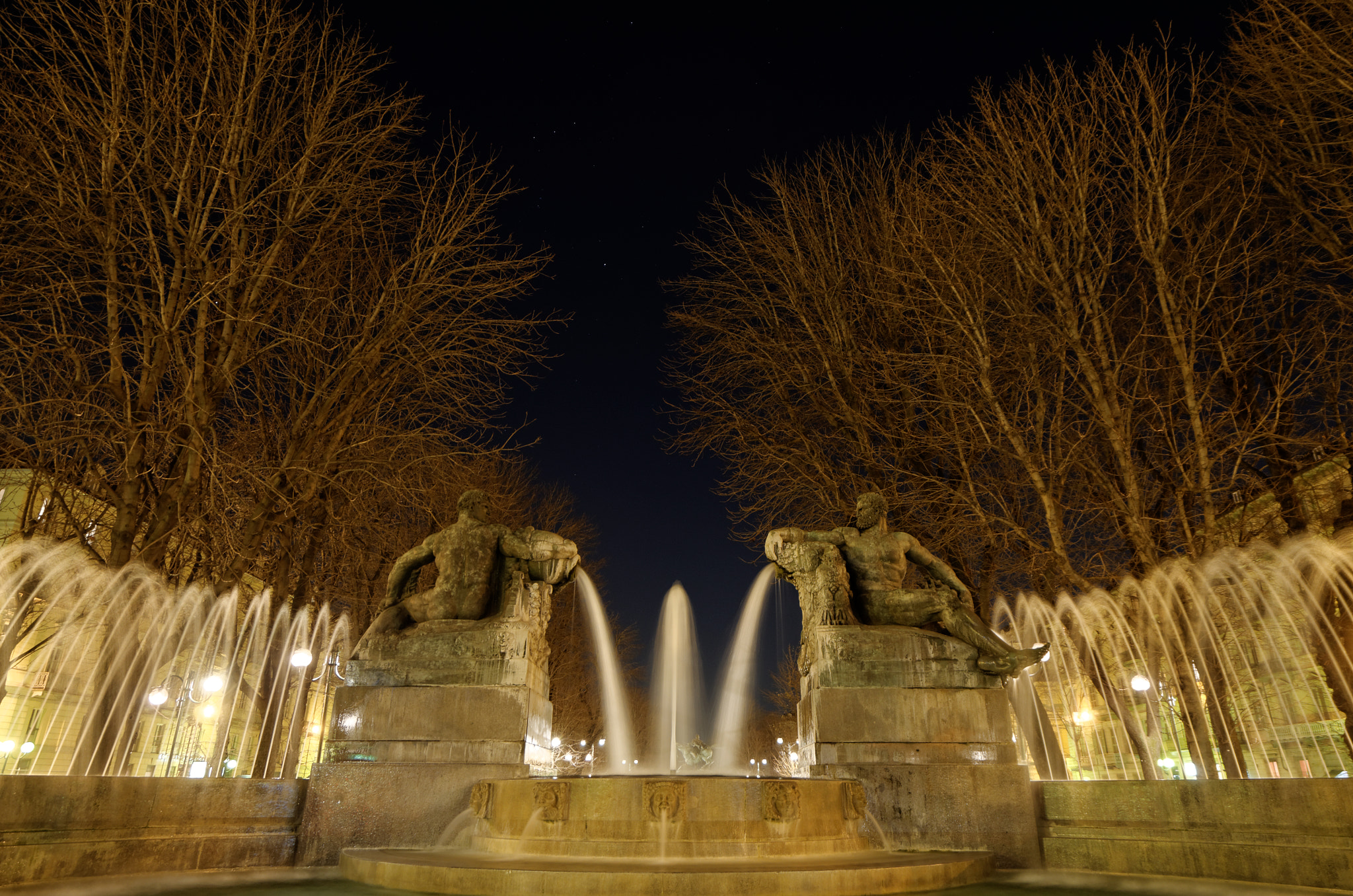 Samyang 14mm F2.8 ED AS IF UMC sample photo. Piazza solferino photography