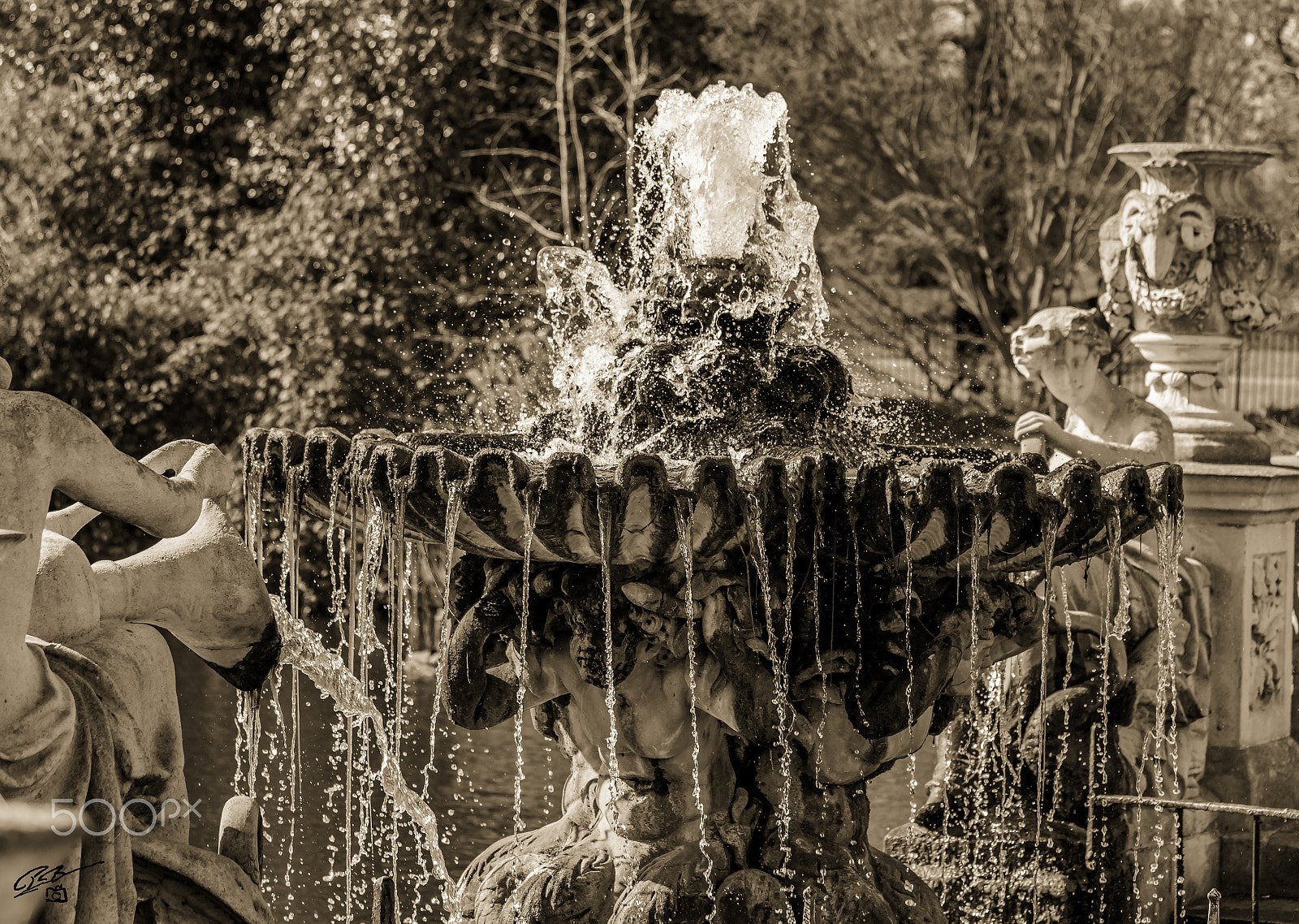 Canon EF 70-200mm F4L IS USM sample photo. Italian garden photography
