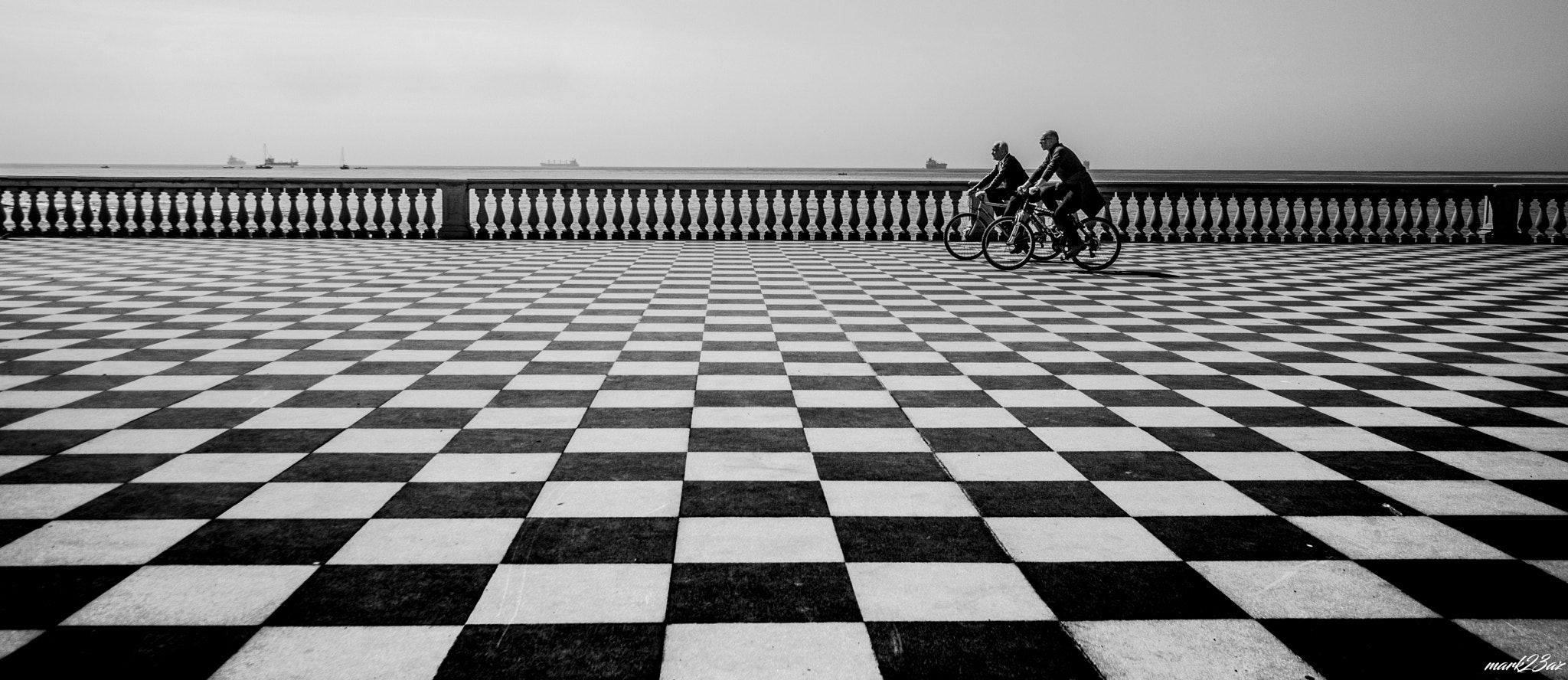 Nikon D3300 + Sigma 10-20mm F3.5 EX DC HSM sample photo. Livorno street photography