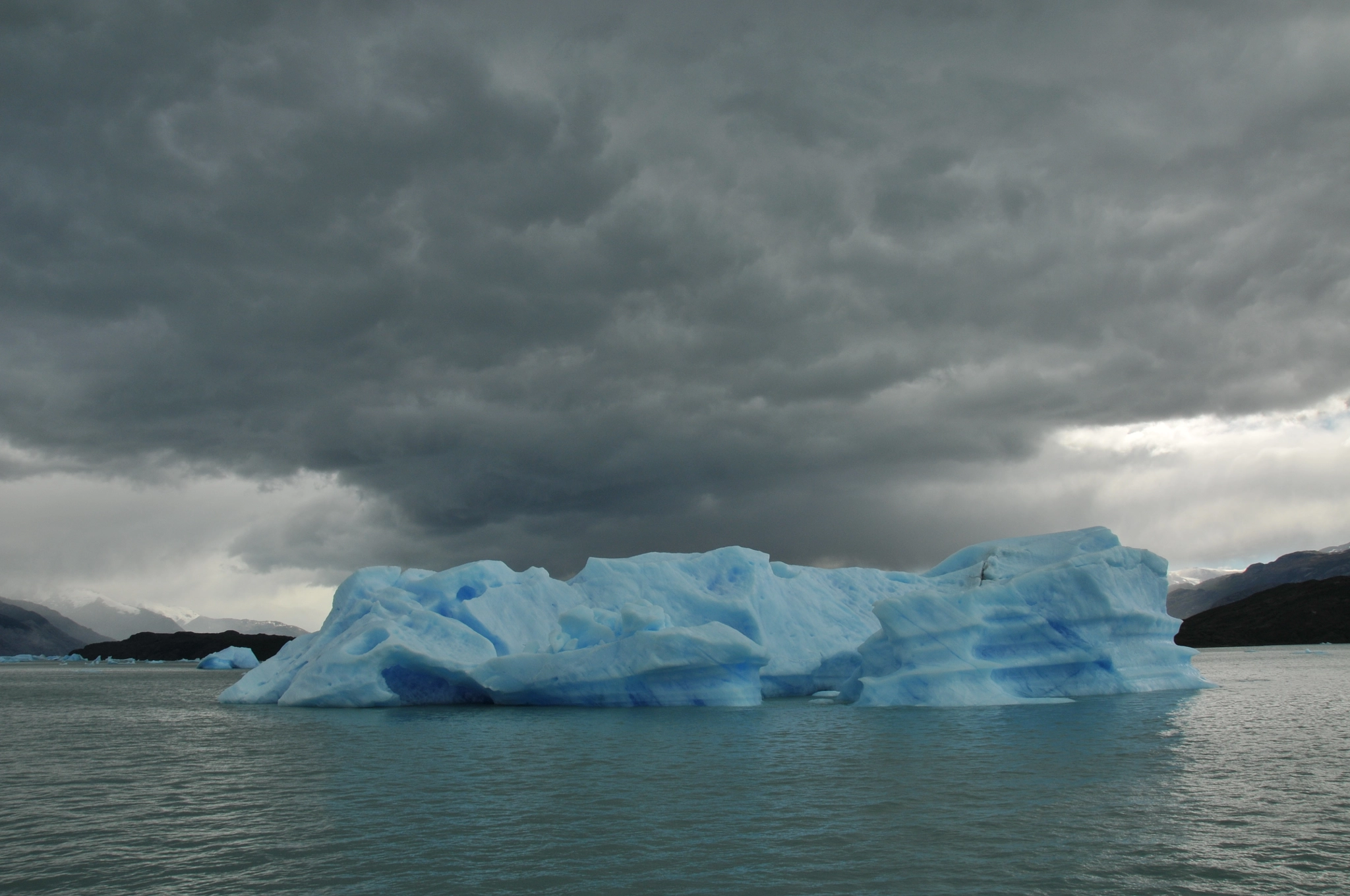 Nikon D300 + Nikon AF-S DX Nikkor 18-105mm F3.5-5.6G ED VR sample photo. Los glaciares photography