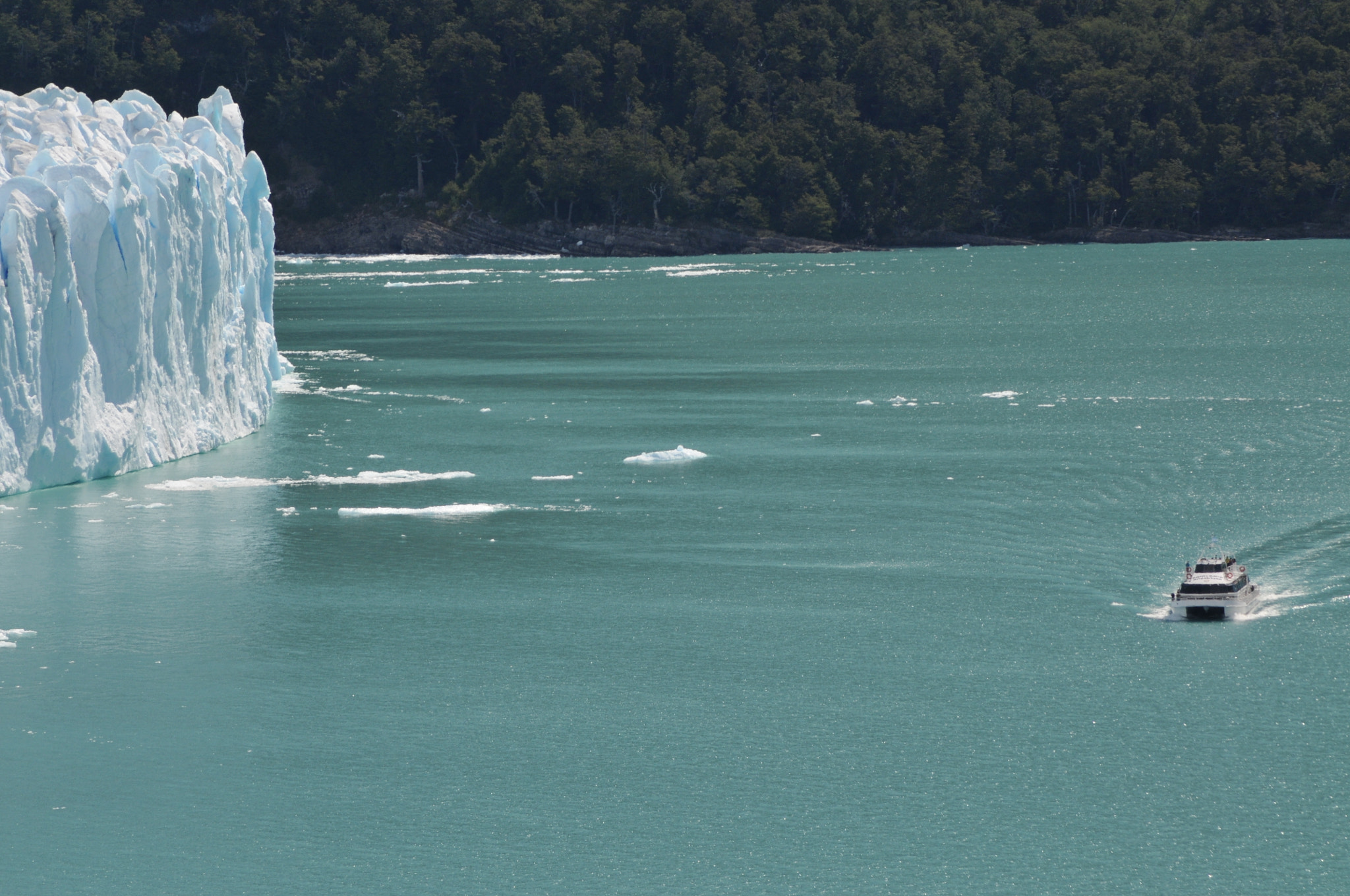 Nikon D300 + Nikon AF Nikkor 70-300mm F4-5.6G sample photo. Perito moreno photography