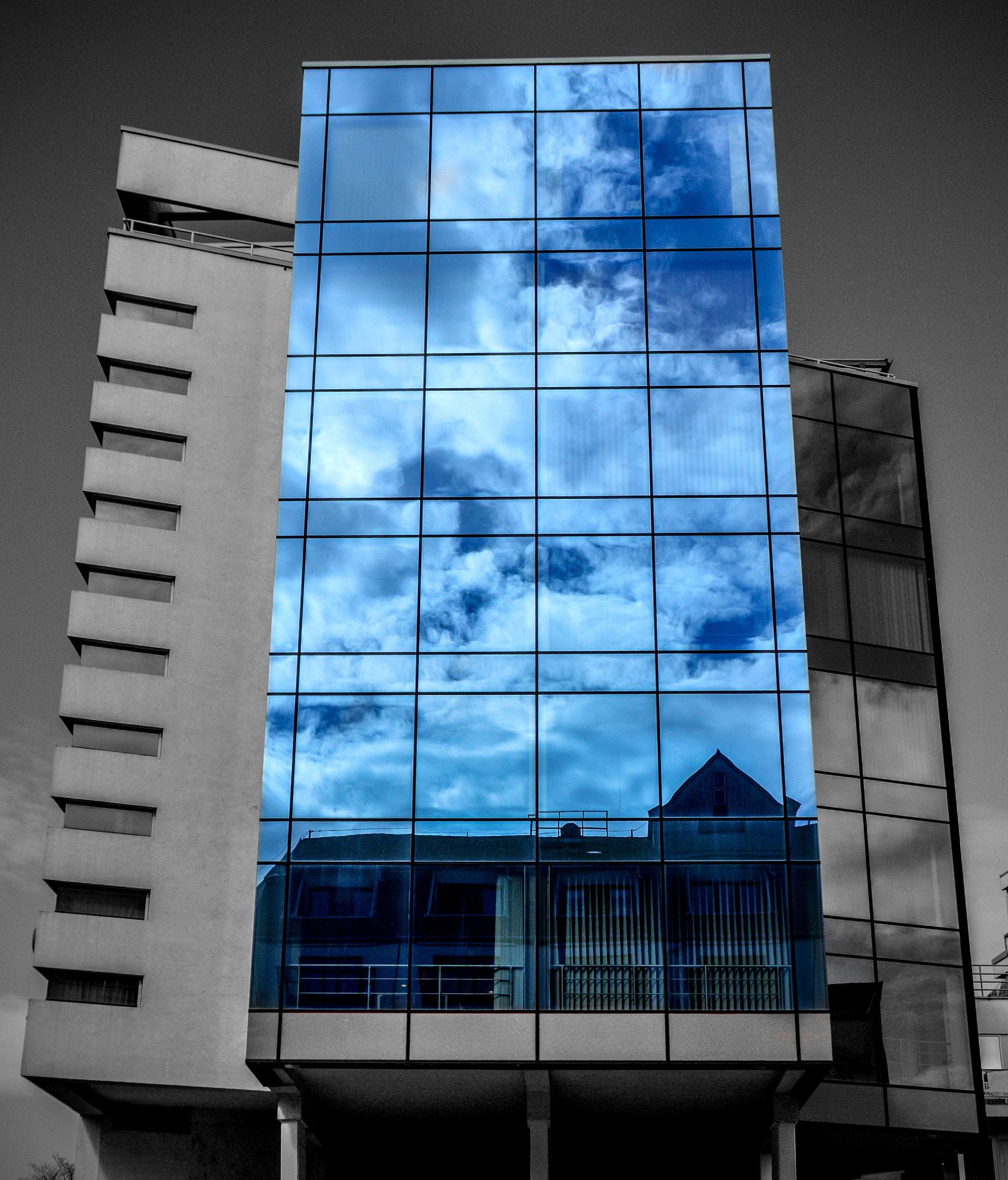 Nikon D3200 sample photo. Blue mirror photography