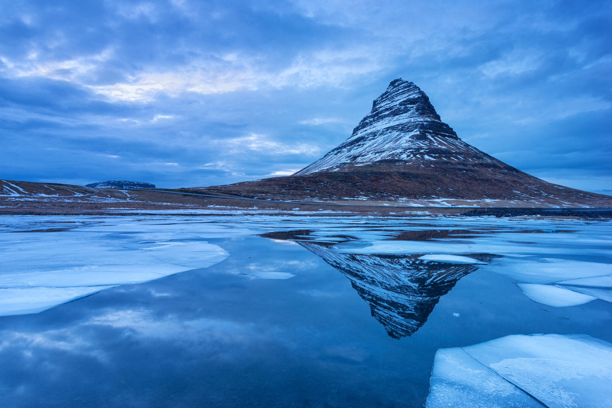 Nikon AF-S Nikkor 14-24mm F2.8G ED sample photo. Mount kirkjufell photography