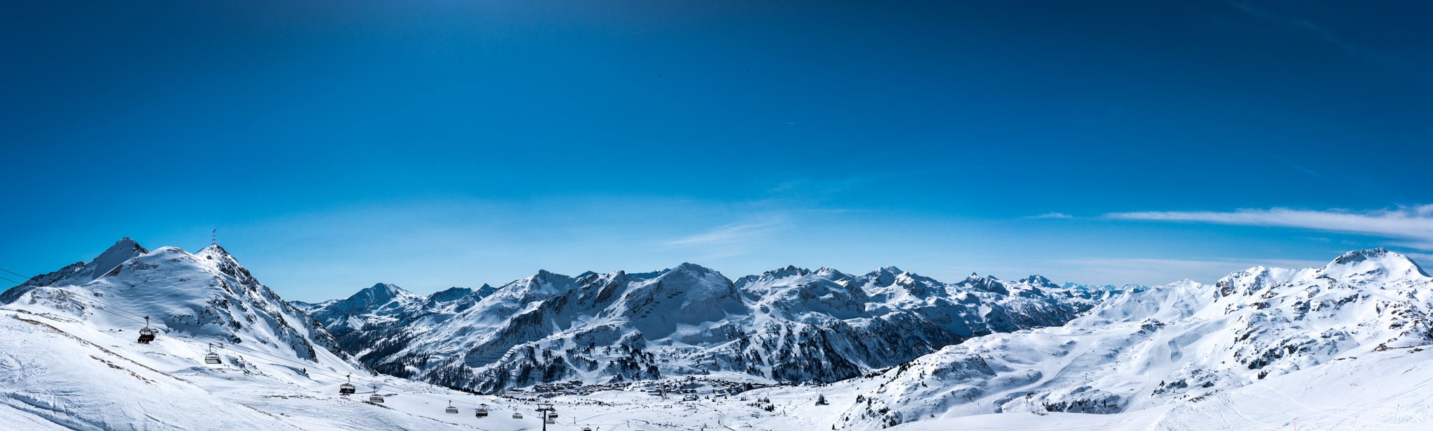 Sony FE 28mm F2 sample photo. The azure reach photography