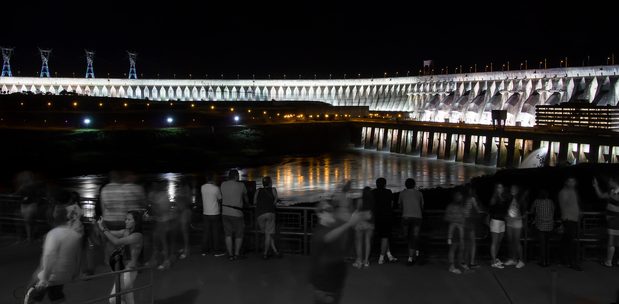 Canon EOS 550D (EOS Rebel T2i / EOS Kiss X4) sample photo. Itaipu bei nacht photography