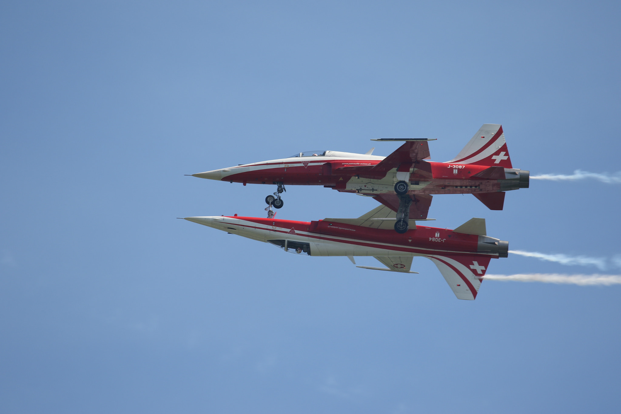 Canon EOS 7D Mark II sample photo. Patrouille suisse photography