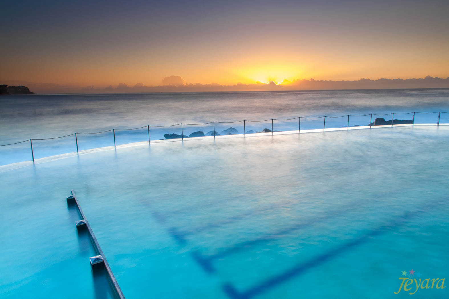 Canon EOS 450D (EOS Rebel XSi / EOS Kiss X2) sample photo. Bronte baths sunrise photography
