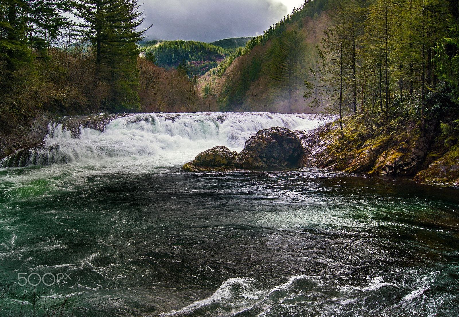 Sony SLT-A77 + Sony DT 18-55mm F3.5-5.6 SAM sample photo. Dougan falls photography