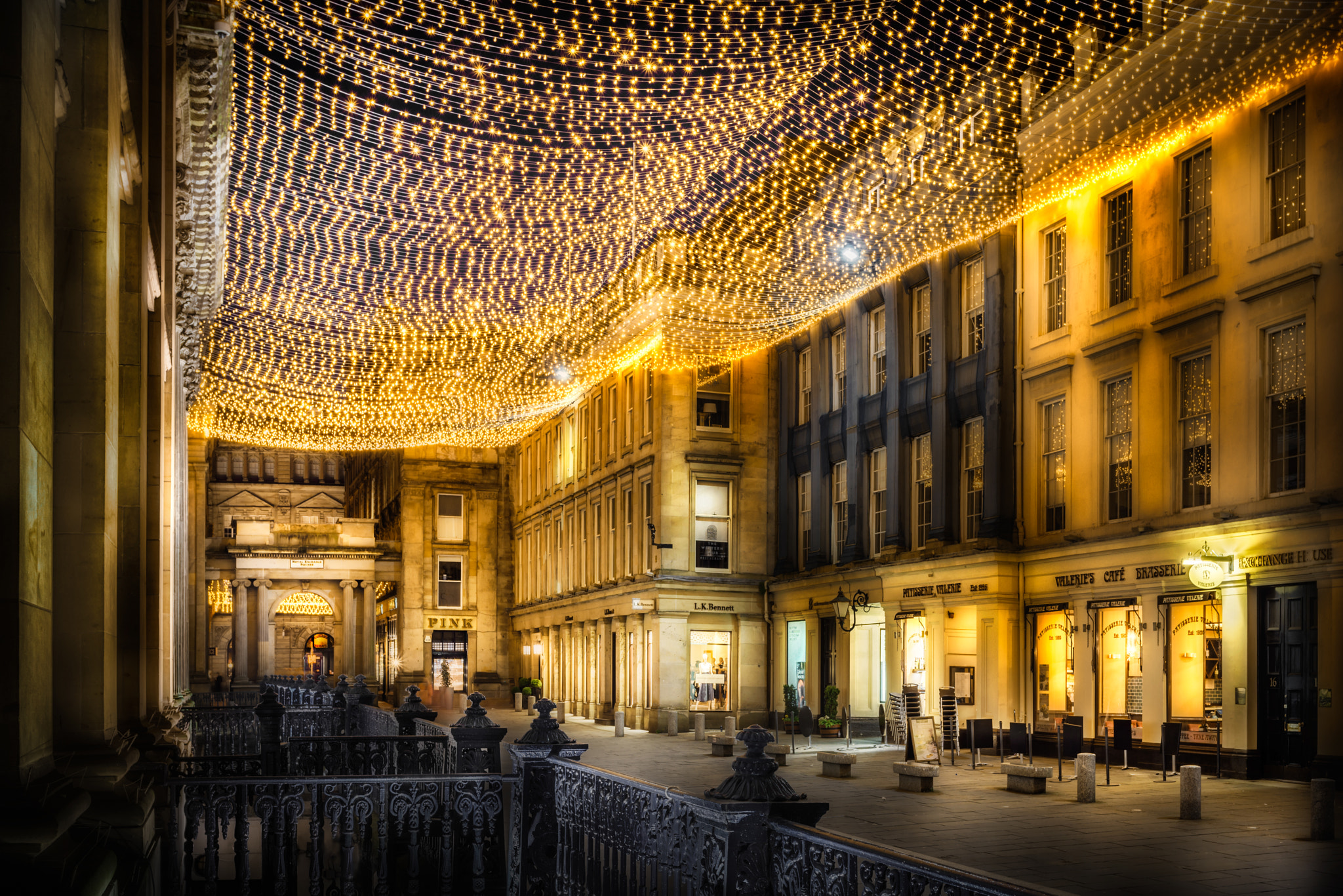 Sony a7R + Canon EF 17-40mm F4L USM sample photo. Royal exchange square photography