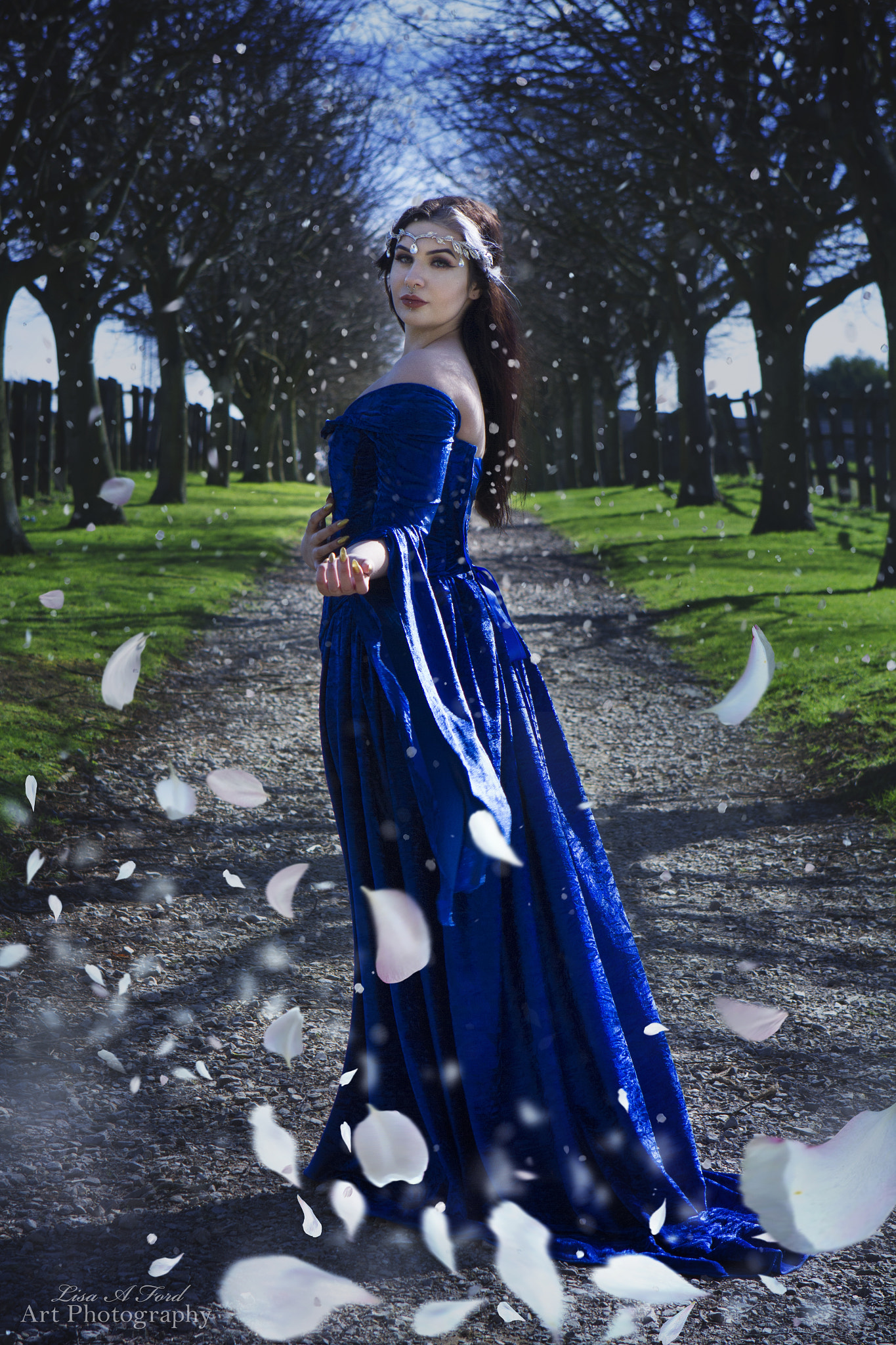 Canon EOS 7D + Canon EF 24-70mm F2.8L USM sample photo. The blue lady photography