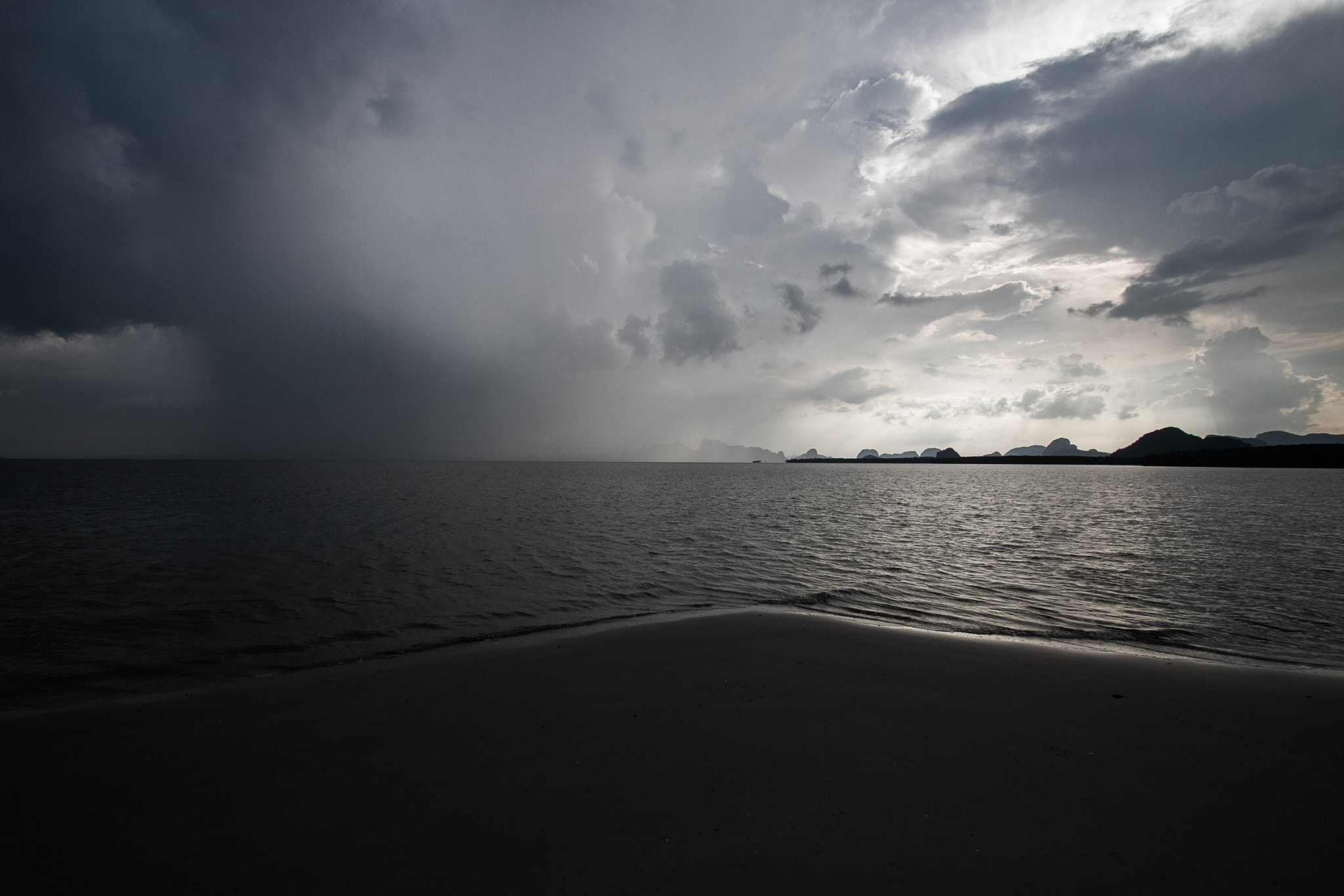 Canon EF-S 10-22mm F3.5-4.5 USM sample photo. Sea emotion photography