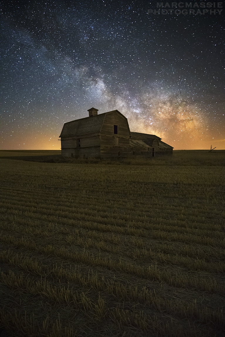 Canon EF 300mm f/2.8L sample photo. Milky way over an abandoned farmhouse in central alberta photography