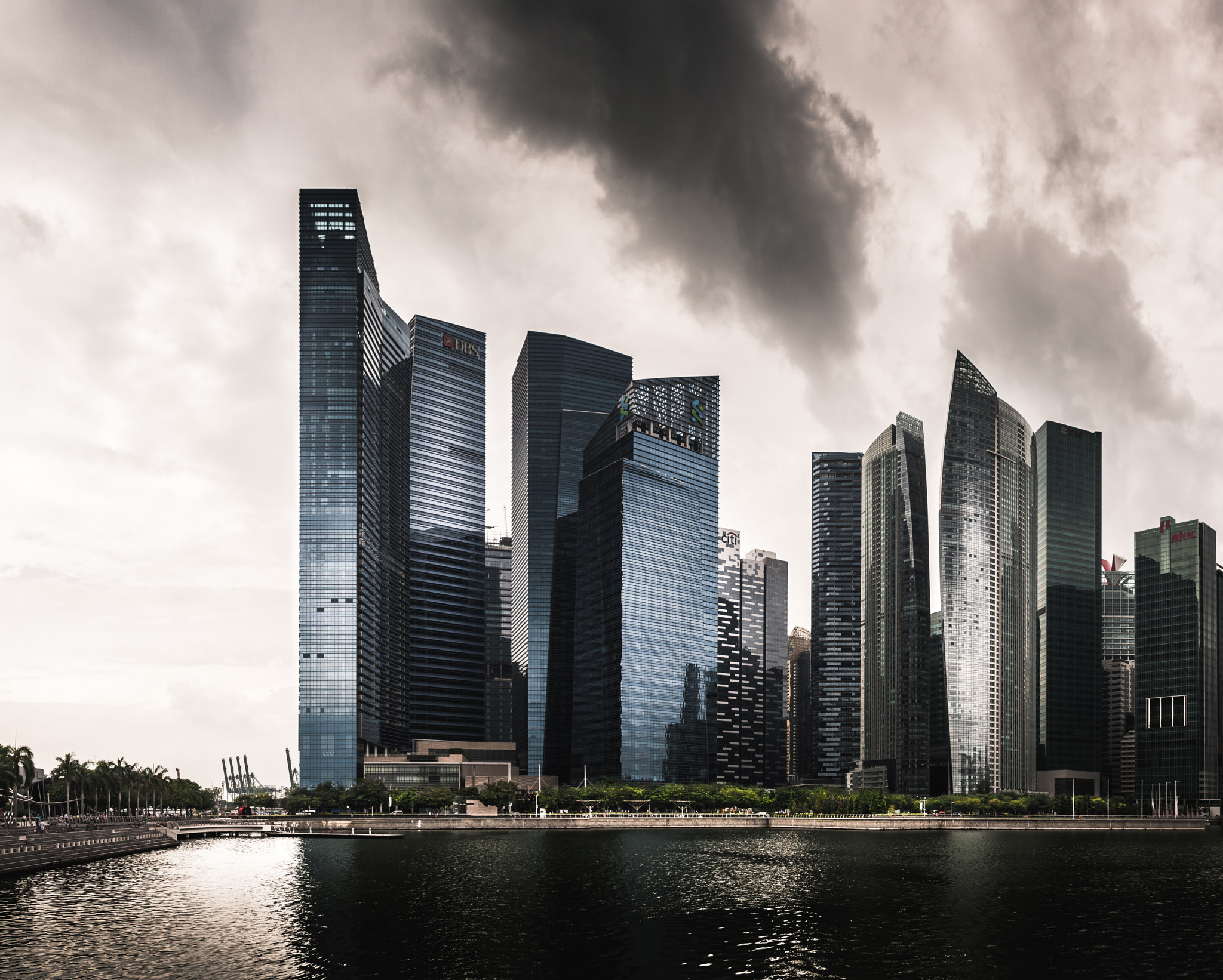 Sigma 24-70mm F2.8 EX DG Macro sample photo. Singapore sky photography