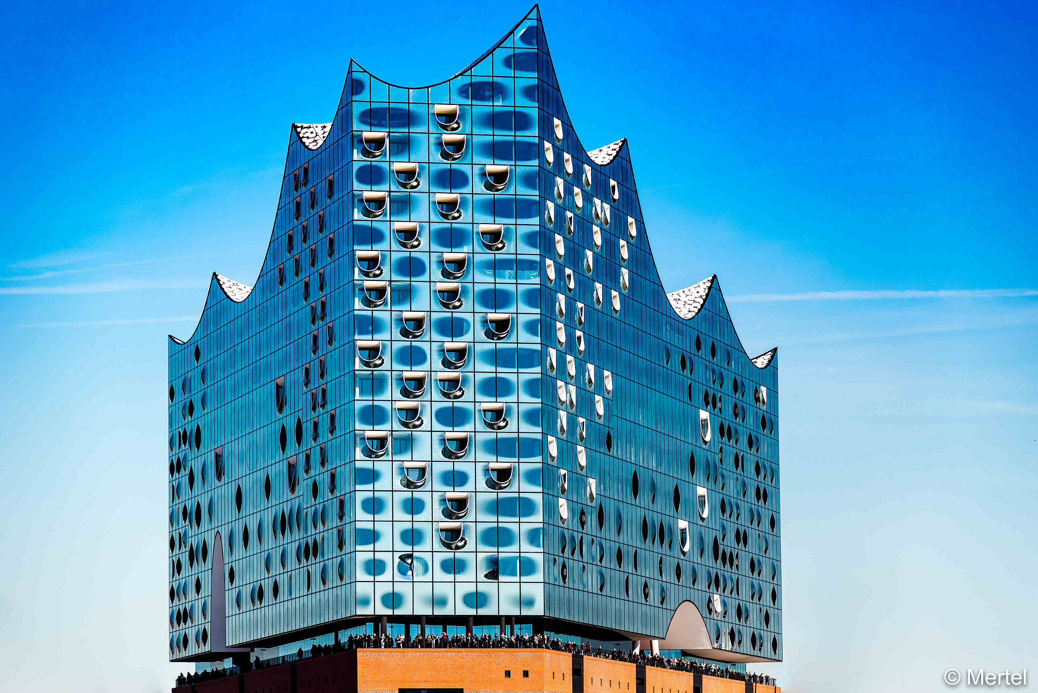 Canon EF 28-300mm F3.5-5.6L IS USM sample photo. Elbphilharmonie 03-2017 photography
