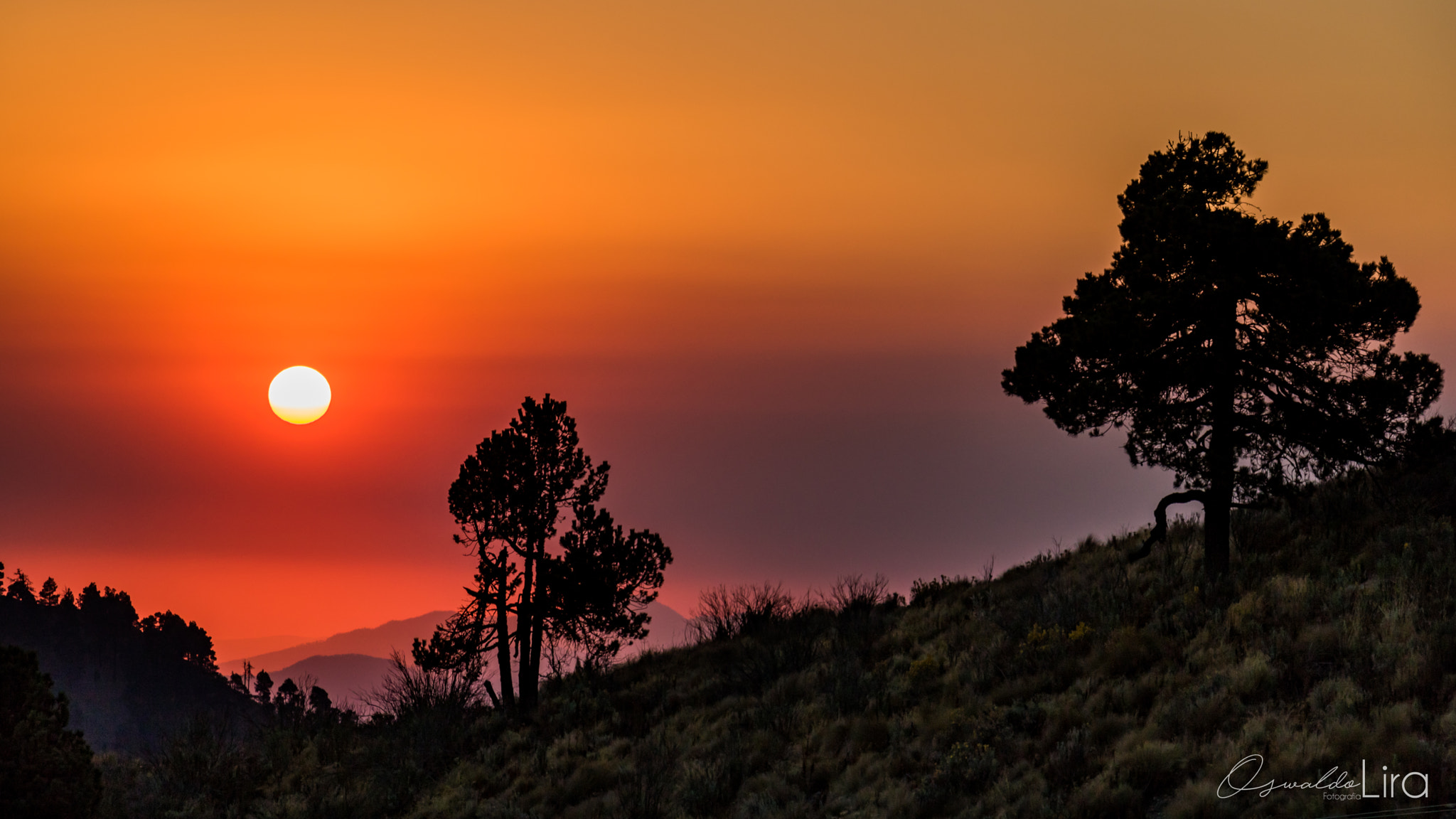 Canon EOS 760D (EOS Rebel T6s / EOS 8000D) sample photo. Sunset in the mountains photography