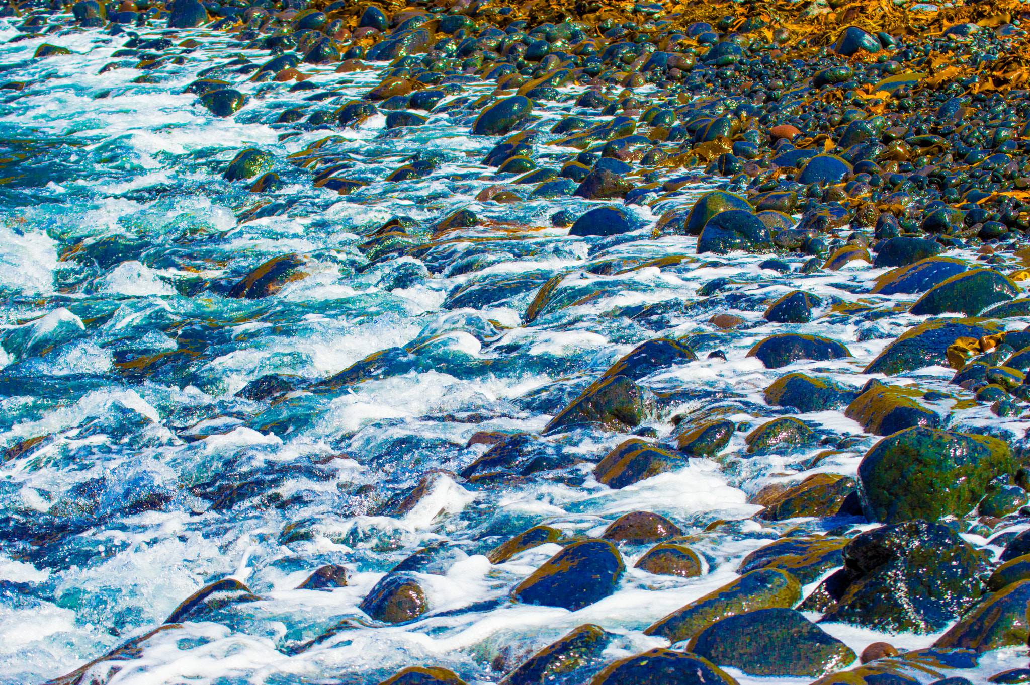 Nikon D3200 sample photo. Rocks taking a bath photography