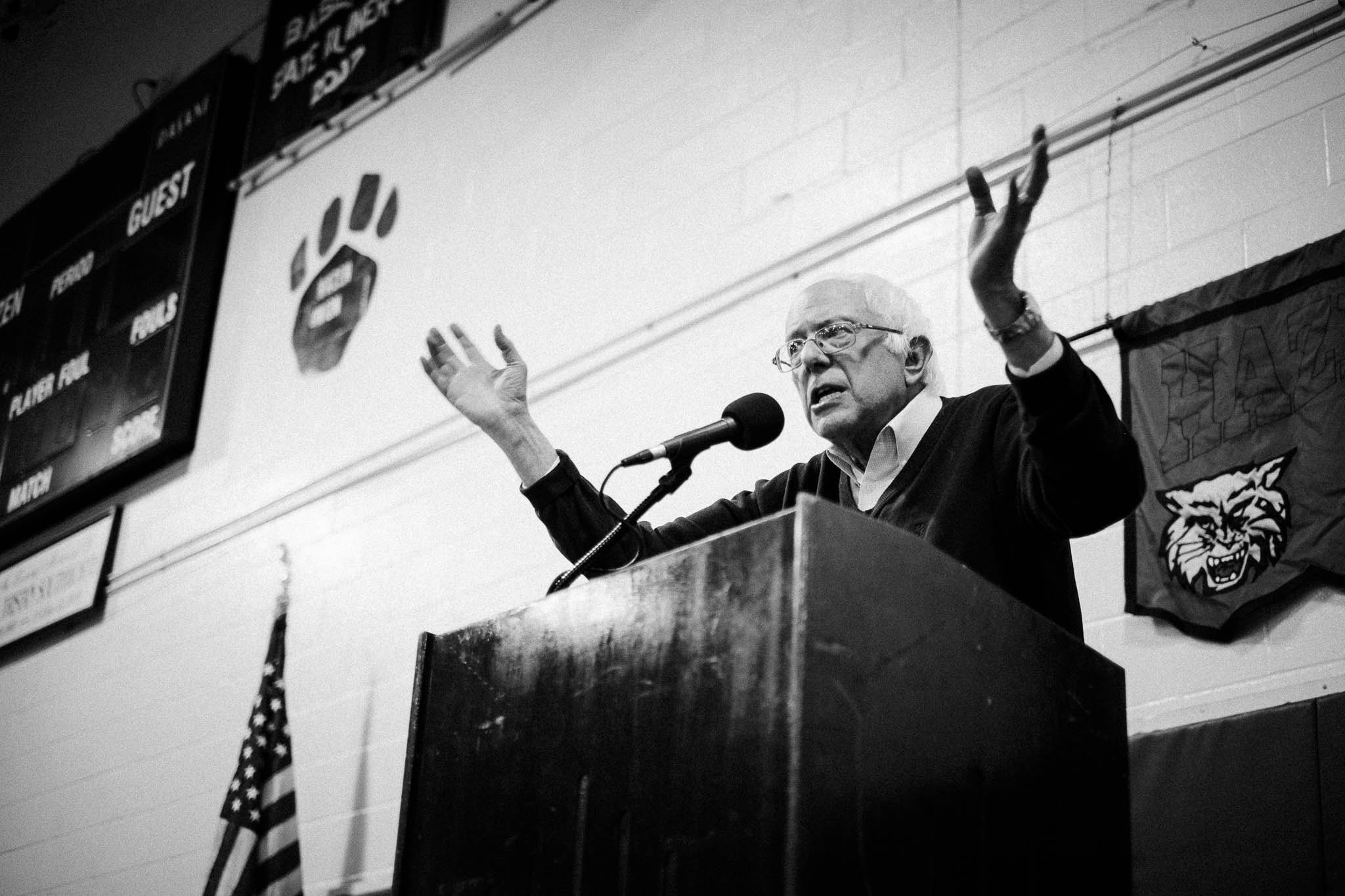 Fujifilm X-T1 + Fujifilm XF 35mm F1.4 R sample photo. Senator bernie sanders photography