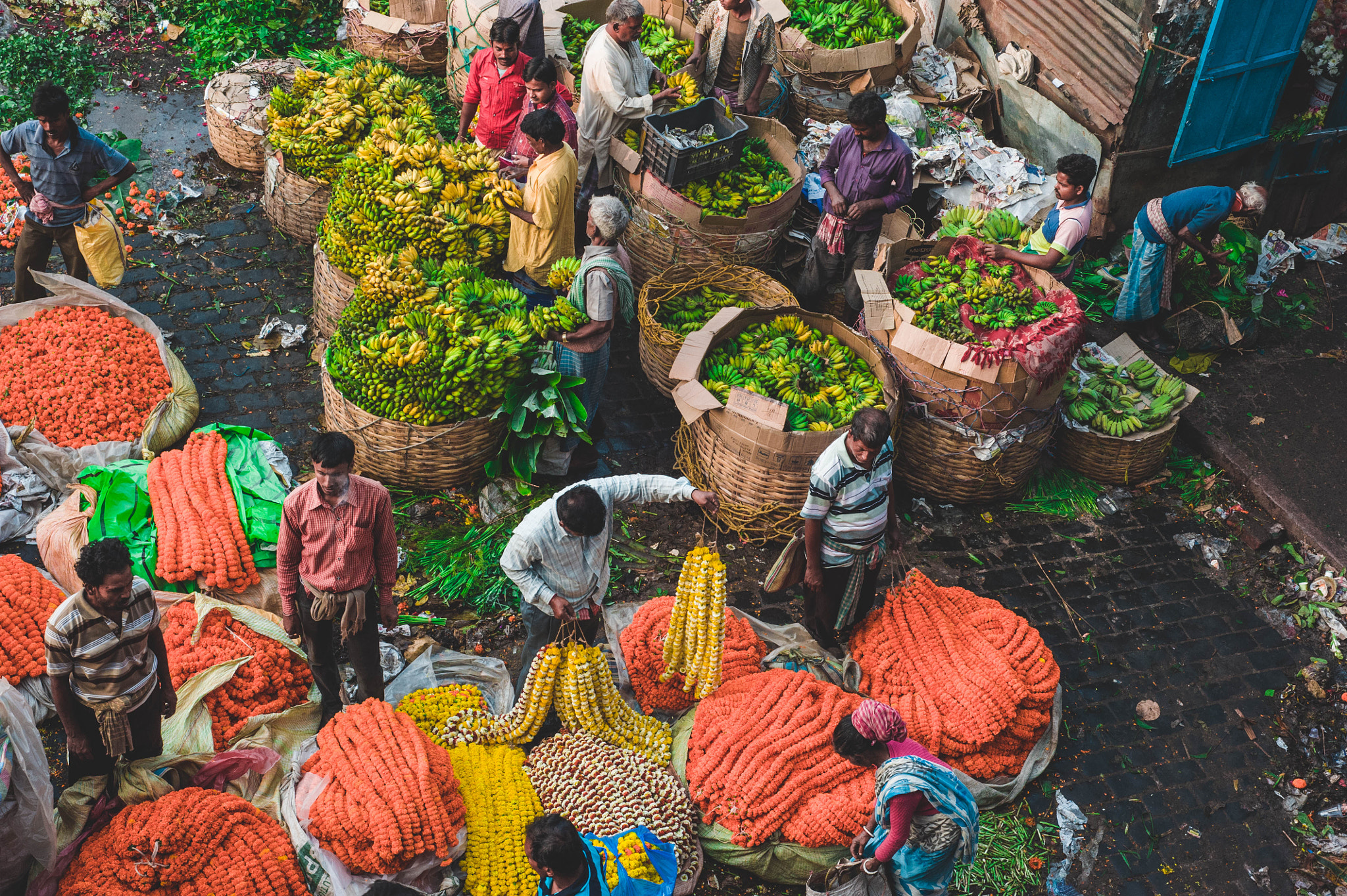Nikon D700 + Nikon AF Nikkor 50mm F1.8D sample photo. Kolkata flower market photography
