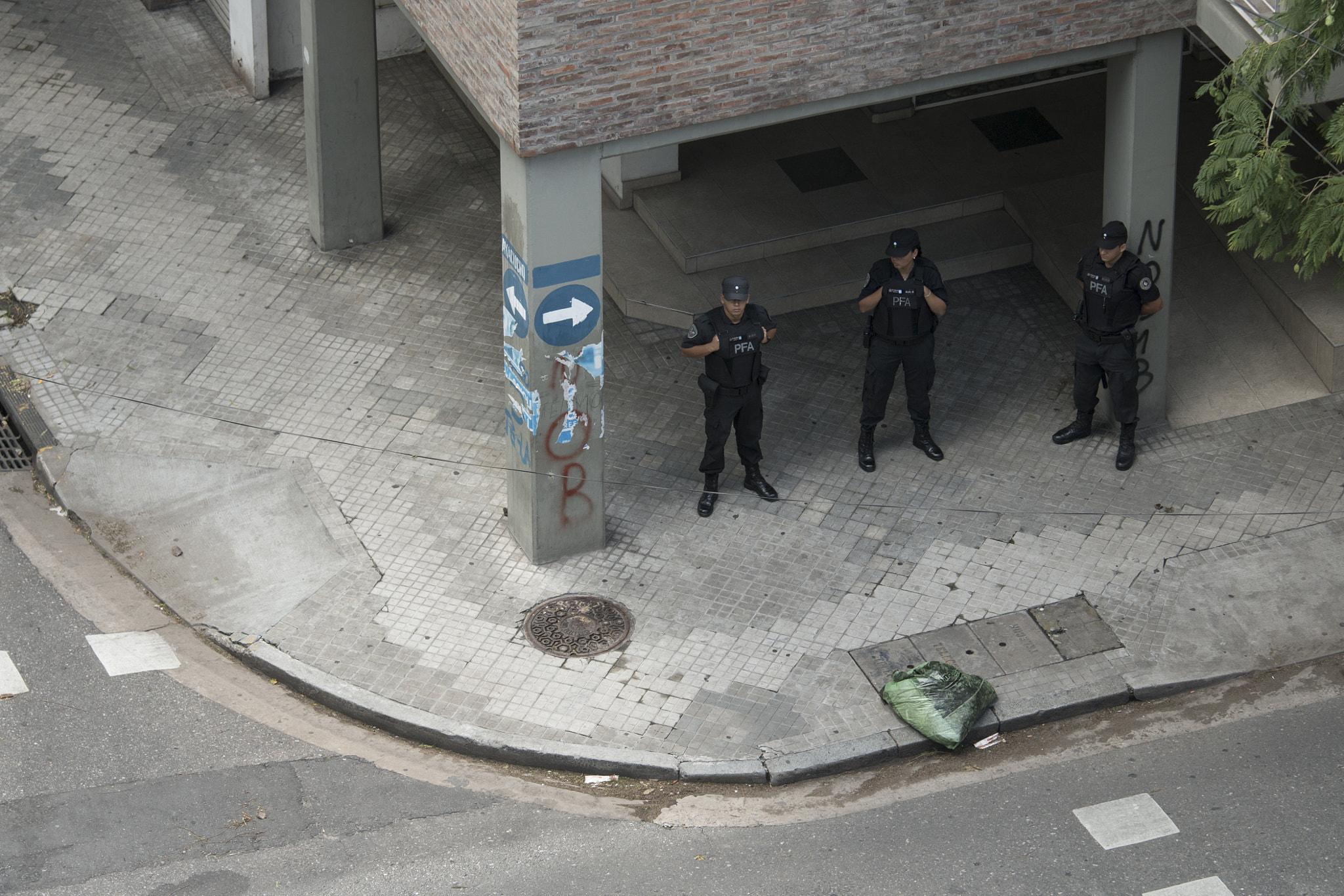 Sigma 70-200mm F2.8 EX DG OS HSM sample photo. Police photography