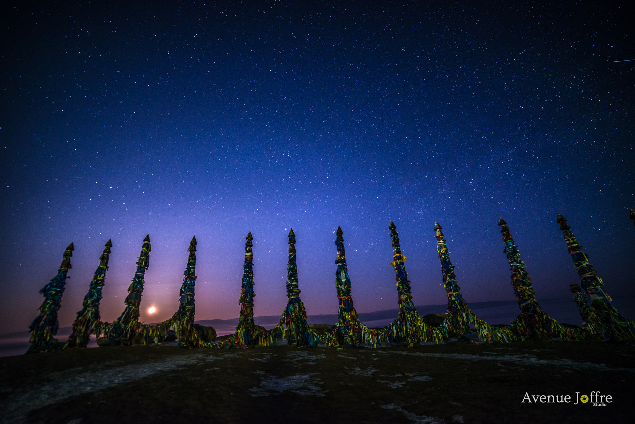 Samyang 14mm F2.8 ED AS IF UMC sample photo. Moon set over olkhon photography