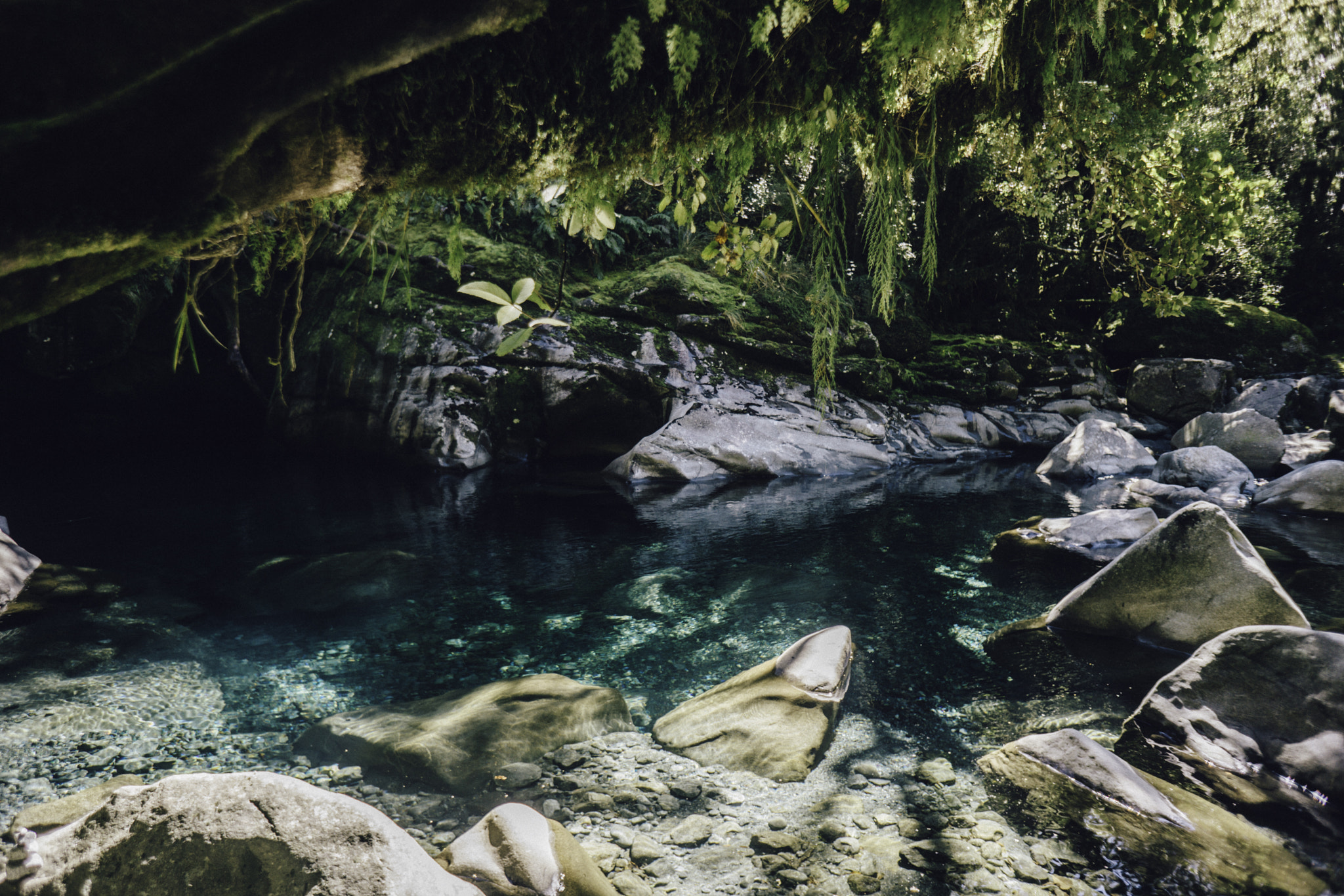 Sony E 16mm F2.8 sample photo. The chasm photography
