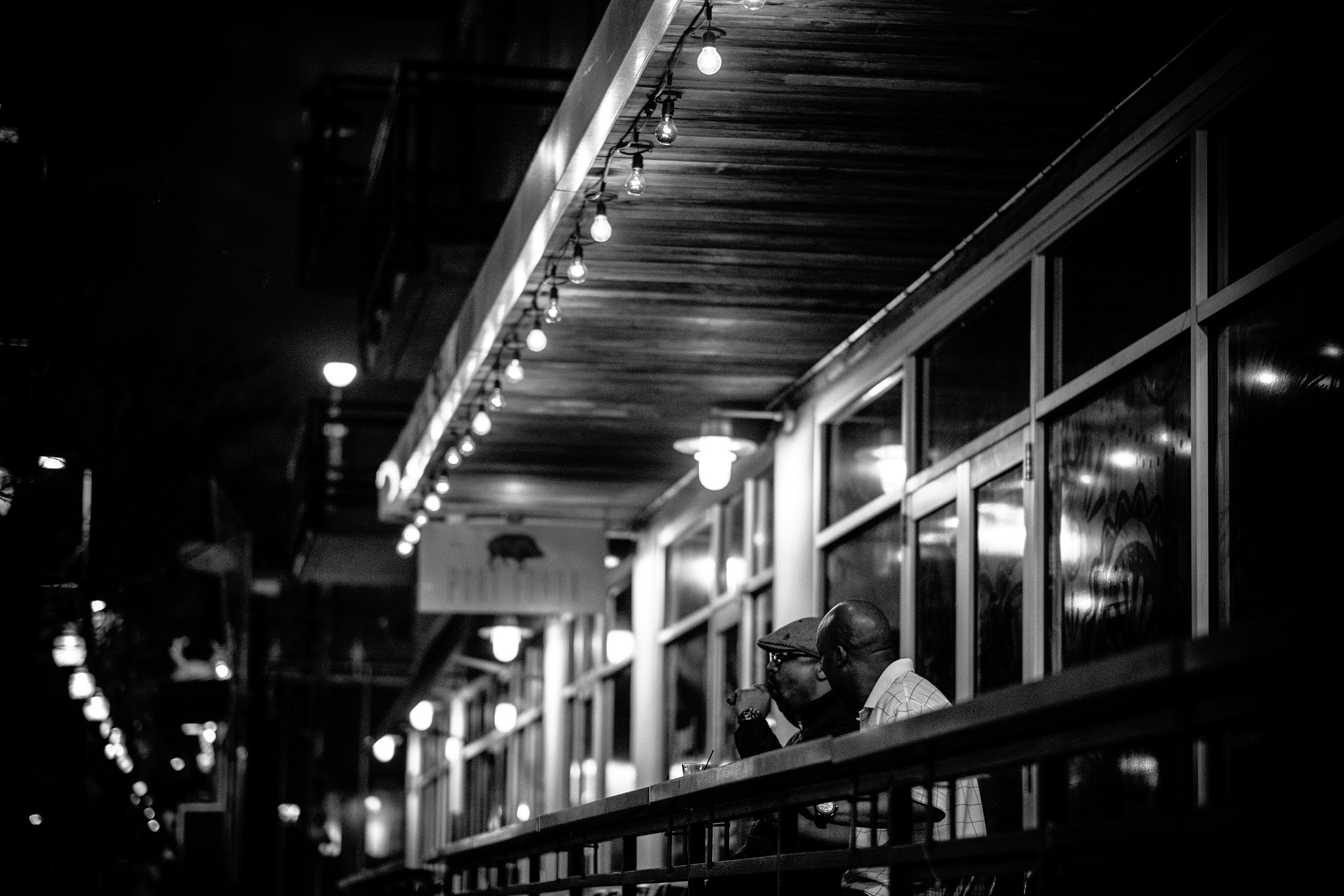 Fujifilm X-T1 + Fujifilm XF 56mm F1.2 R sample photo. Chill night life photography