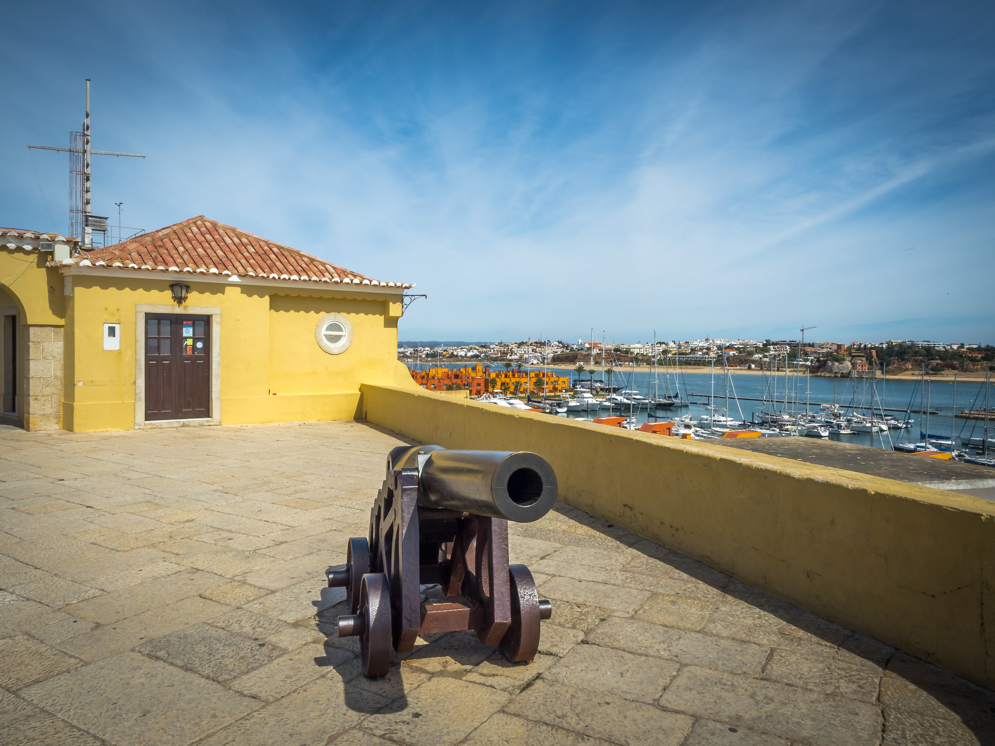 Olympus OM-D E-M5 II + Olympus M.Zuiko Digital ED 12-40mm F2.8 Pro sample photo. Fortaleza de santa catarina photography