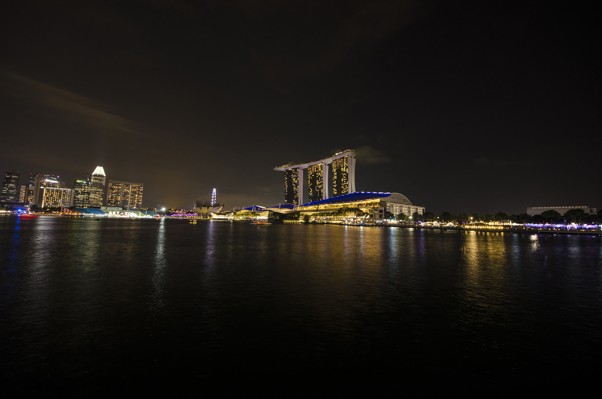 Nikon D7000 + Sigma 8-16mm F4.5-5.6 DC HSM sample photo. Marina bay - singapore photography