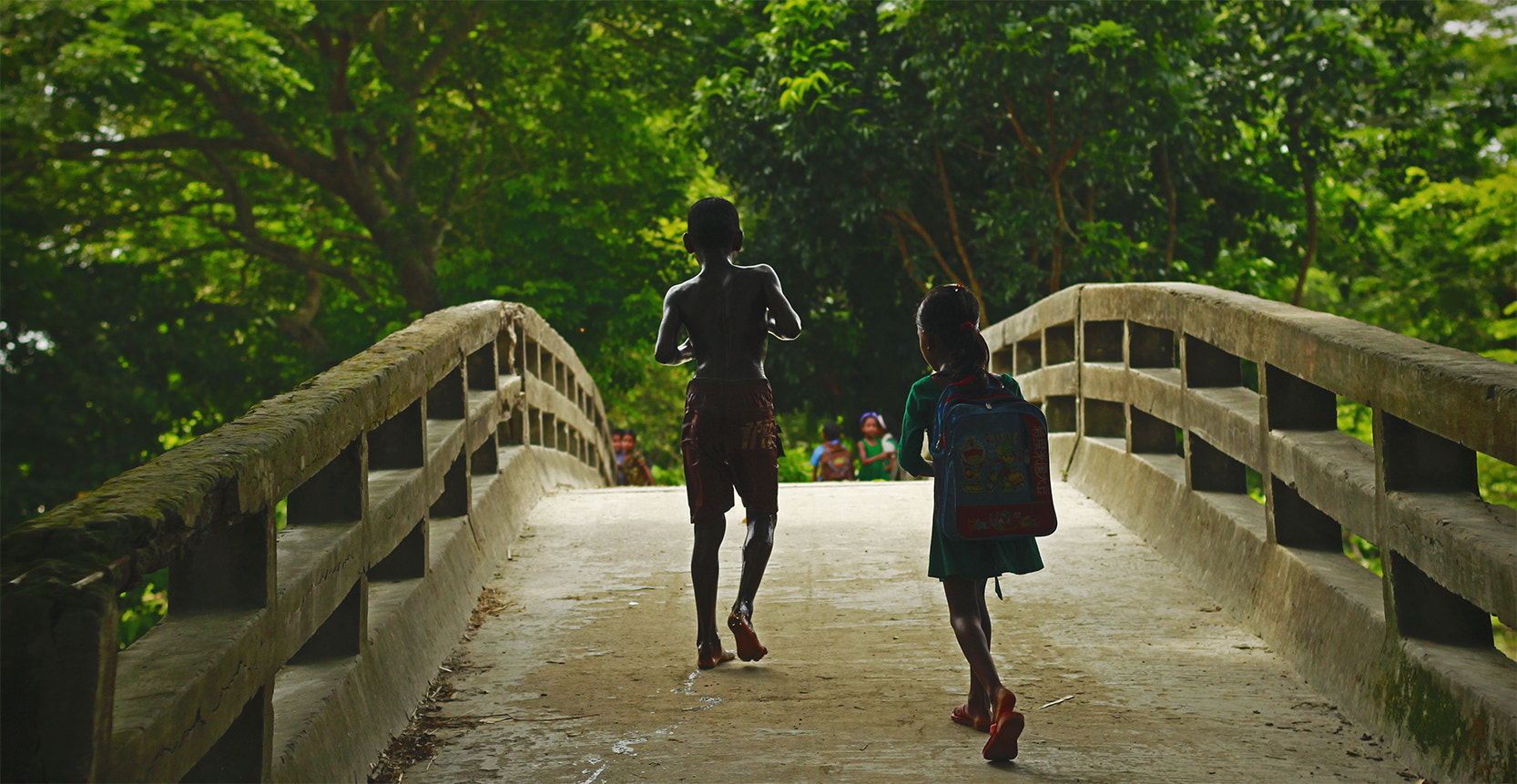 Canon EOS 650D (EOS Rebel T4i / EOS Kiss X6i) sample photo. Villege kid photography