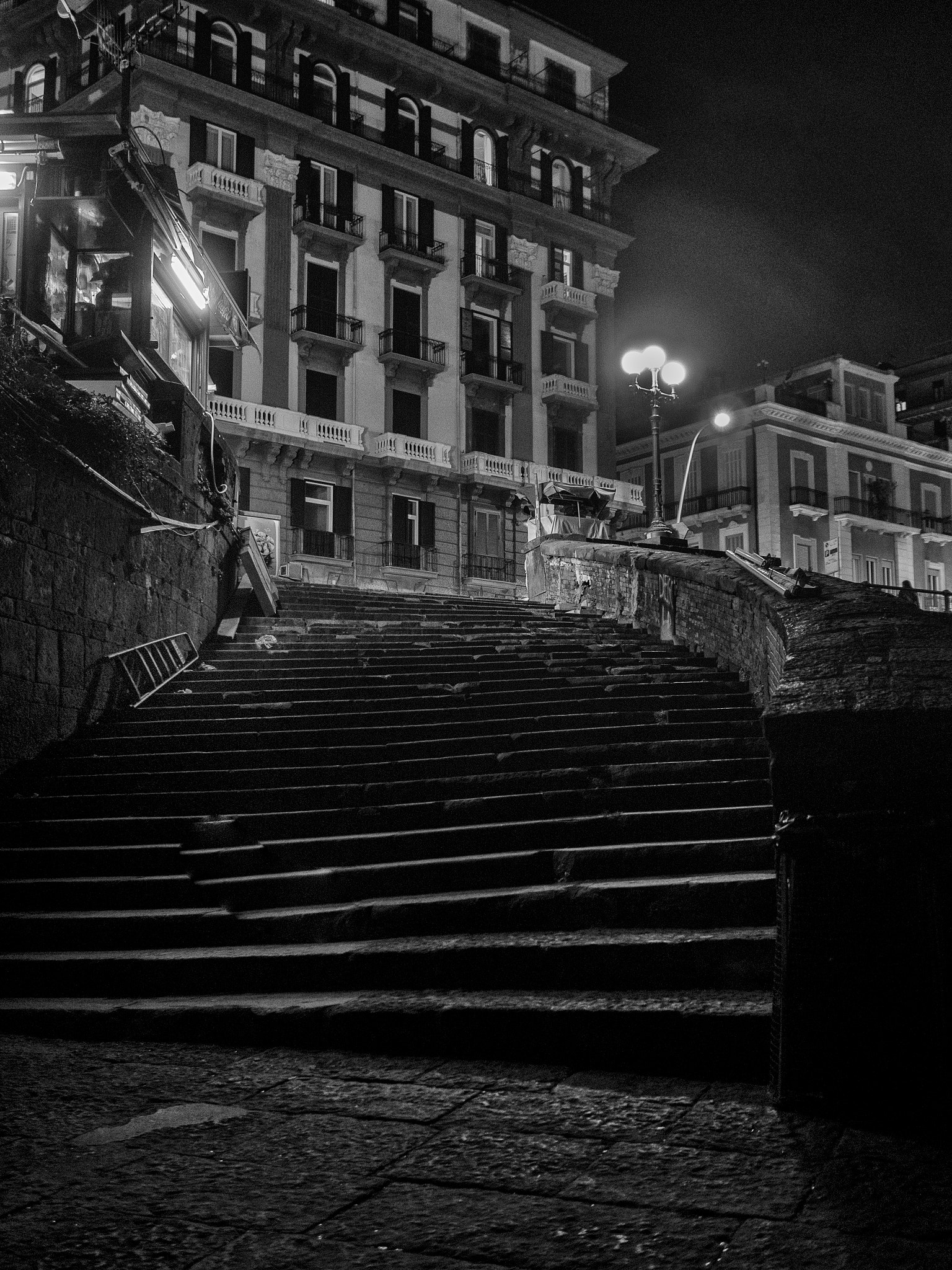 Olympus M.Zuiko Digital 17mm F1.8 sample photo. Streets of naples #24 photography