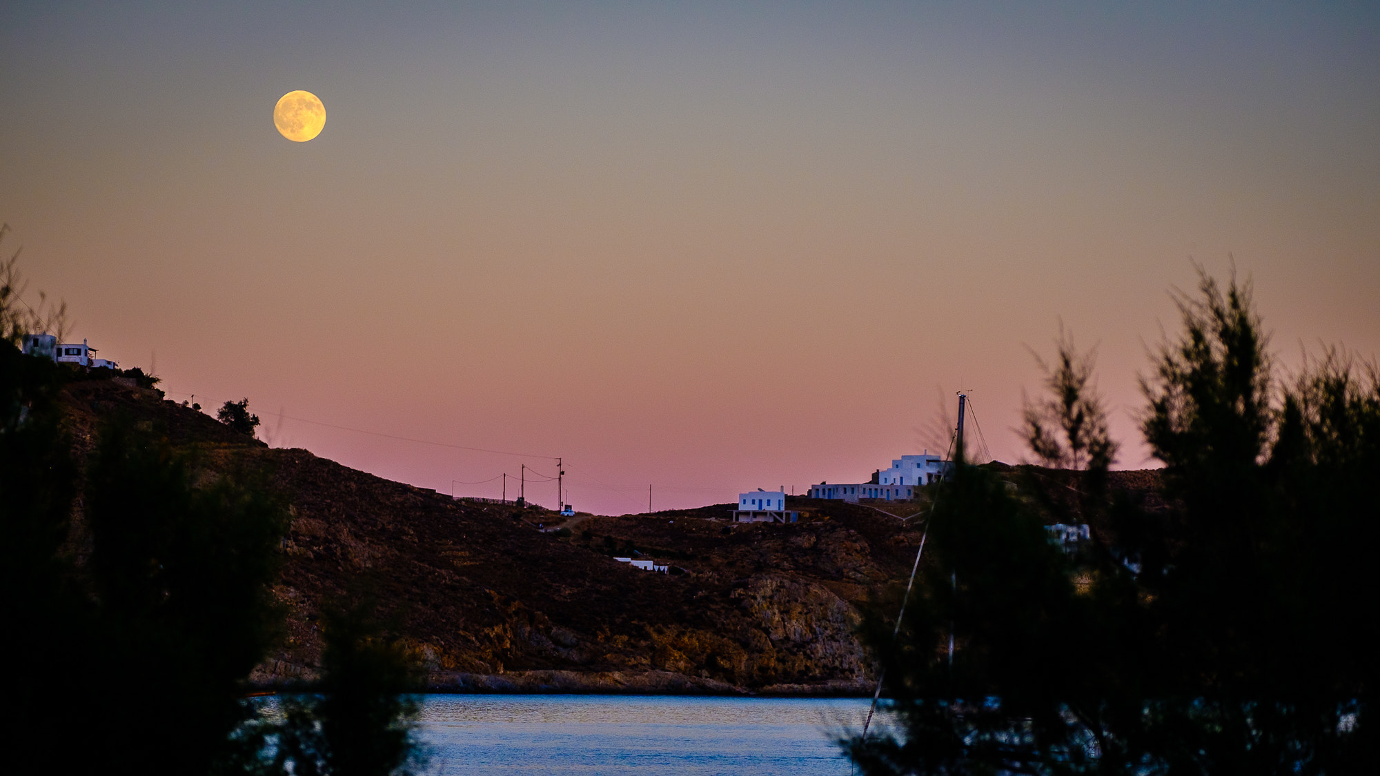 Fujifilm X-Pro2 + Fujifilm XF 55-200mm F3.5-4.8 R LM OIS sample photo. Serifos island greece photography