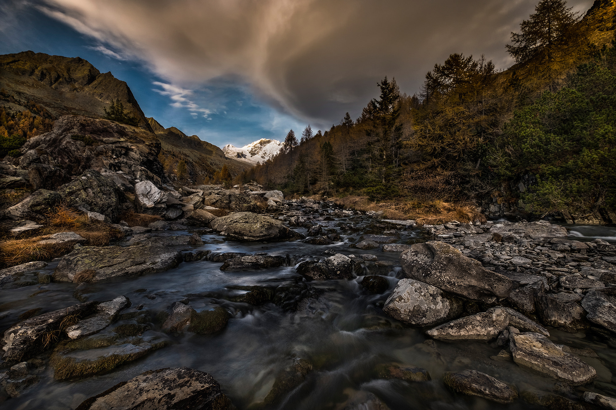 Fujifilm X-T2 sample photo. L'ingresso in valle photography