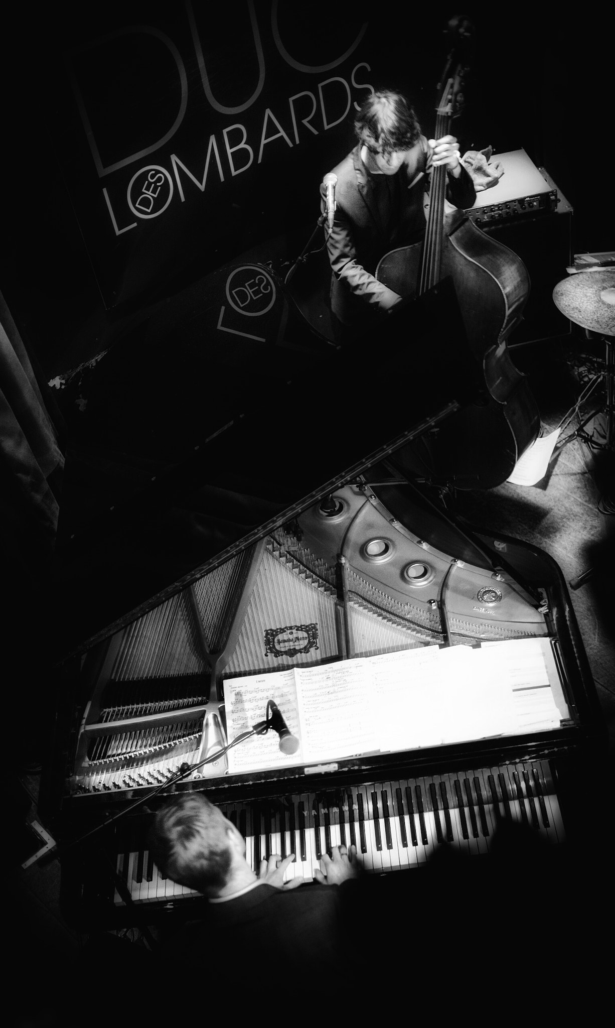 Leica Summilux-M 35mm F1.4 ASPH sample photo. Sweet paris night life photography