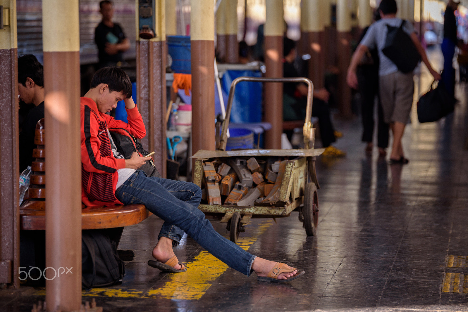 Nikon D750 + Tamron SP 70-200mm F2.8 Di VC USD sample photo. Unidentify people waiting for train in station. photography