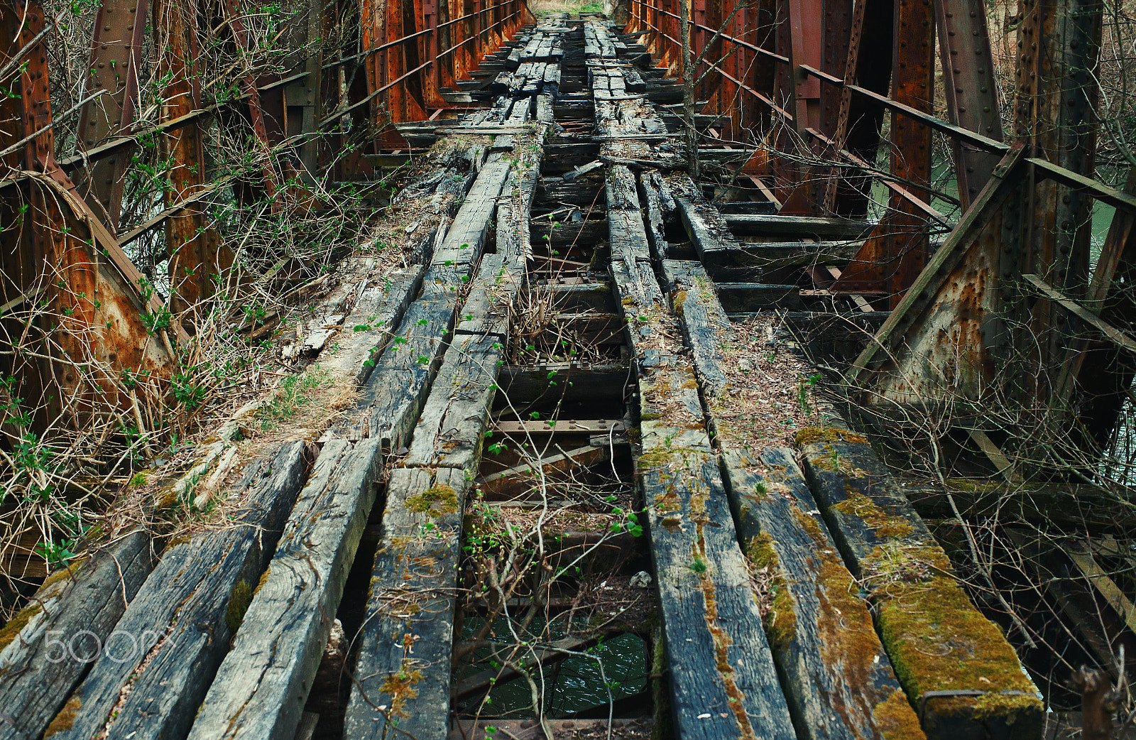 Canon EOS 5D Mark II + Canon EF 35-80mm f/4-5.6 sample photo. Old abandoned bridge photography