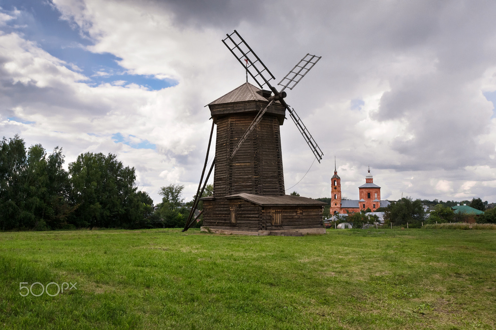 Nikon D3100 + Tamron SP AF 10-24mm F3.5-4.5 Di II LD Aspherical (IF) sample photo. Old wooden windmill in suzdal photography