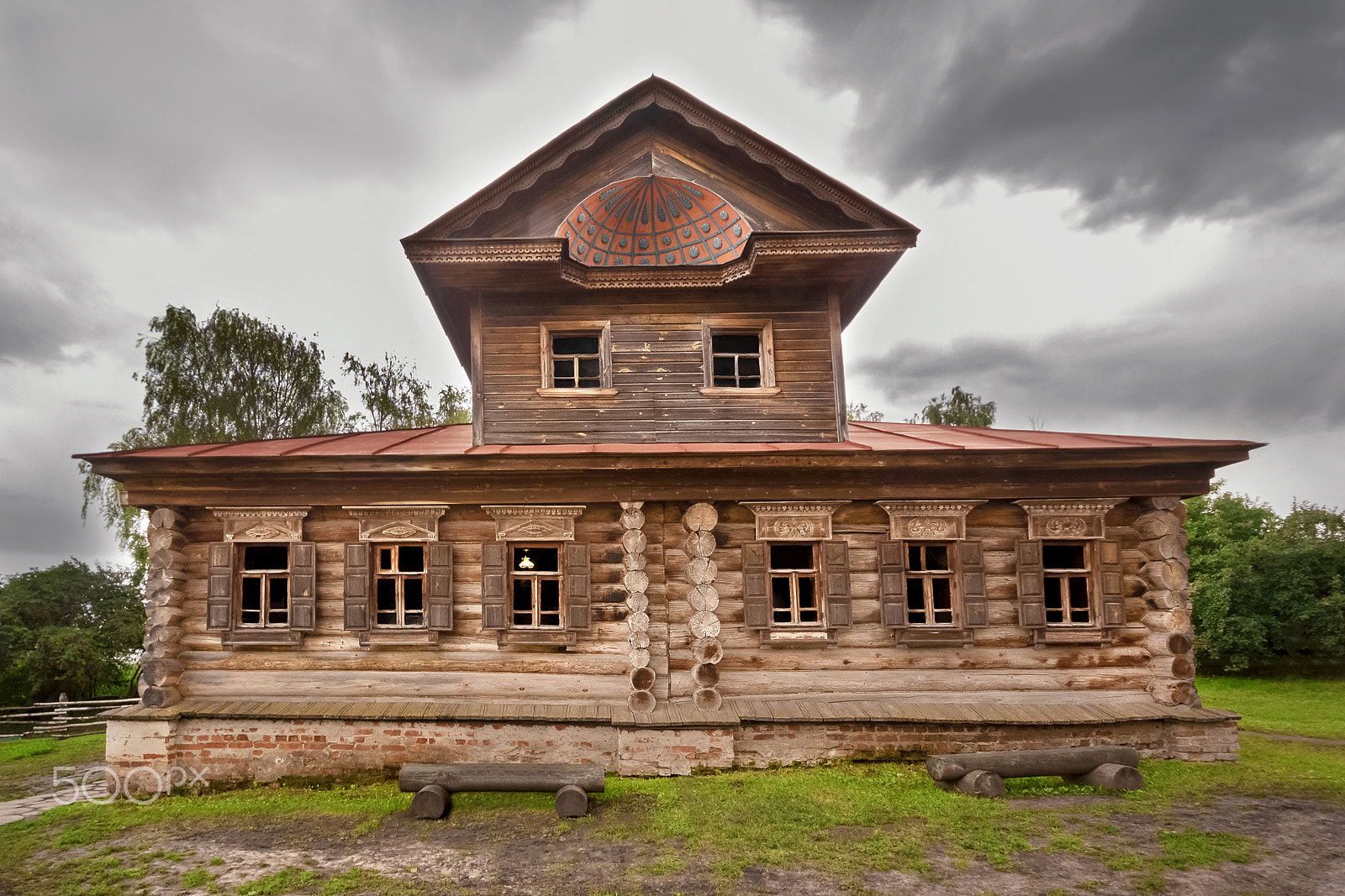 Nikon D3100 sample photo. Old wooden house in suzdal photography