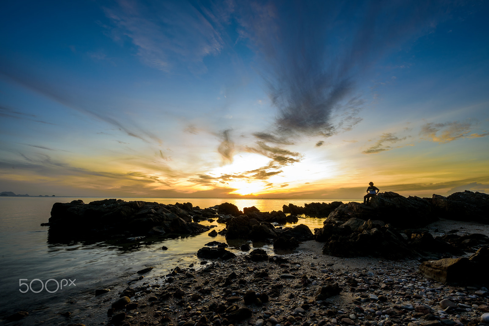 Nikon D750 + Tamron SP 15-30mm F2.8 Di VC USD sample photo. Peaceful seacoast at sunrise. photography
